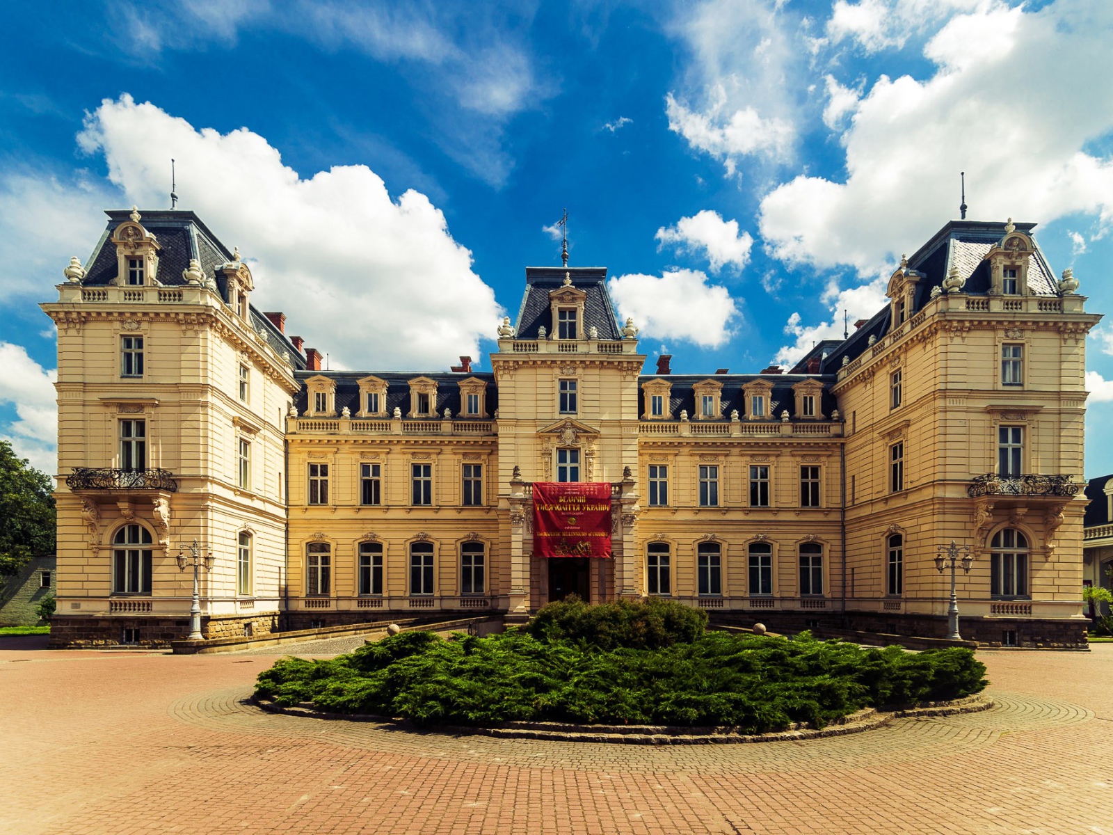 Дворец Потоцких город Львов 