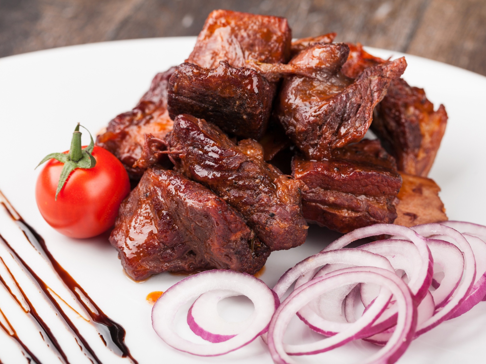 Шашлык из свинины с красным луком 