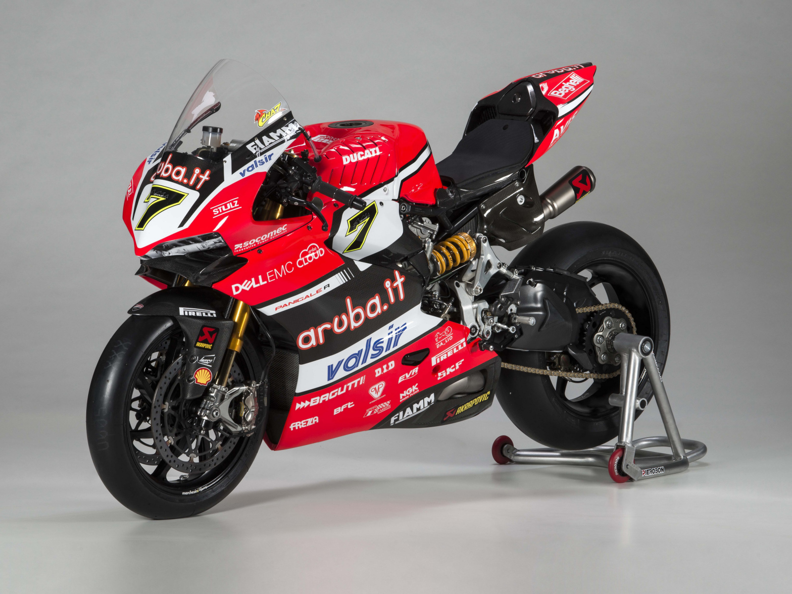 Красный мотоцикл Ducati Panigale R Superbike, 2017 на сером фоне