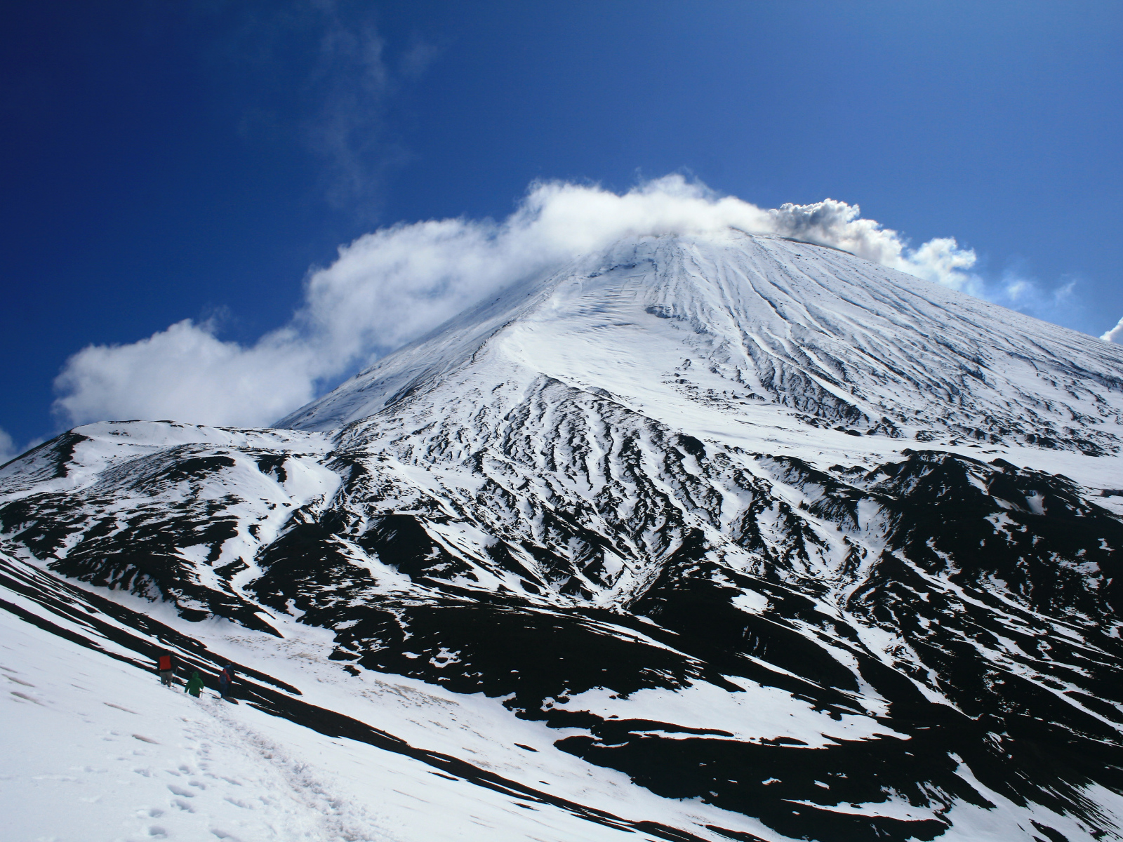 Восхождение на вулкан Авачинская сопка, Камчатка 