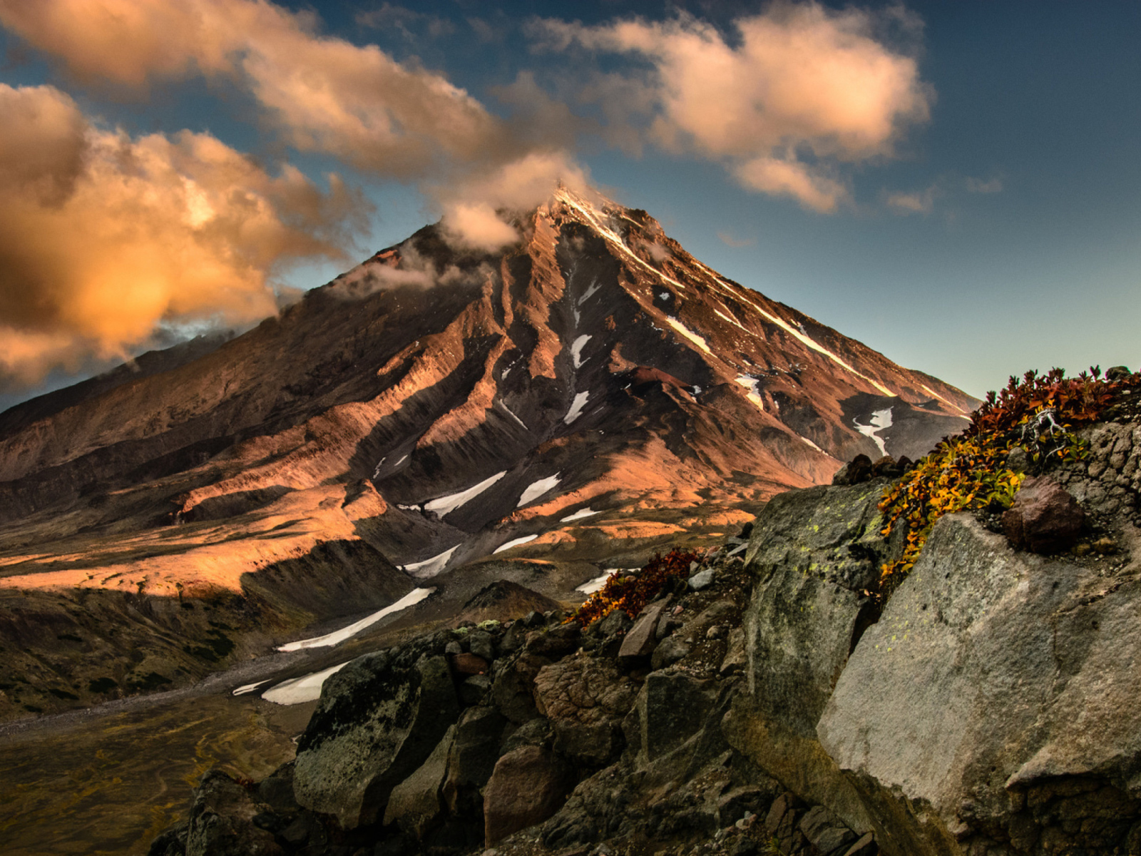 Вид на вулкан Камчатка, Россия 