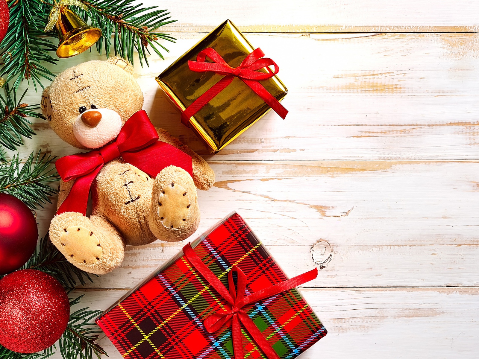 Новогодние подарки с плюшевым медведем на Новый год 2018