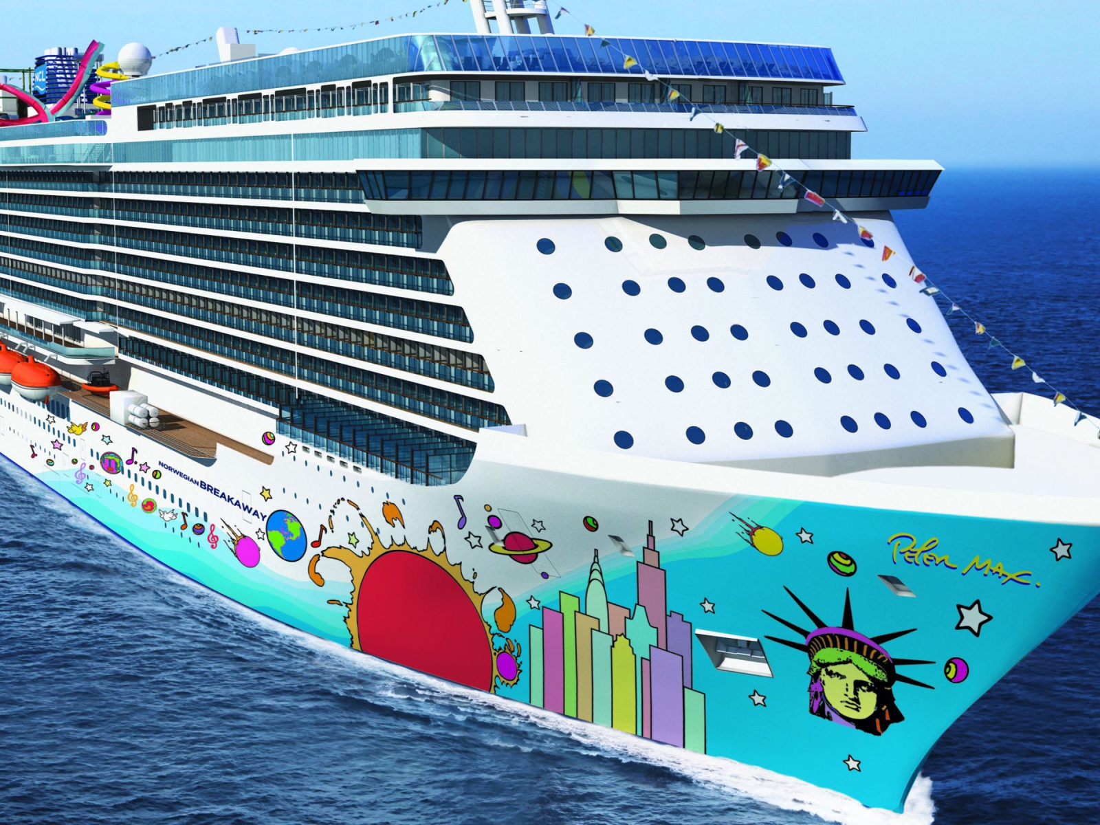 Большое круизное судно Norwegian Breakaway  в воде