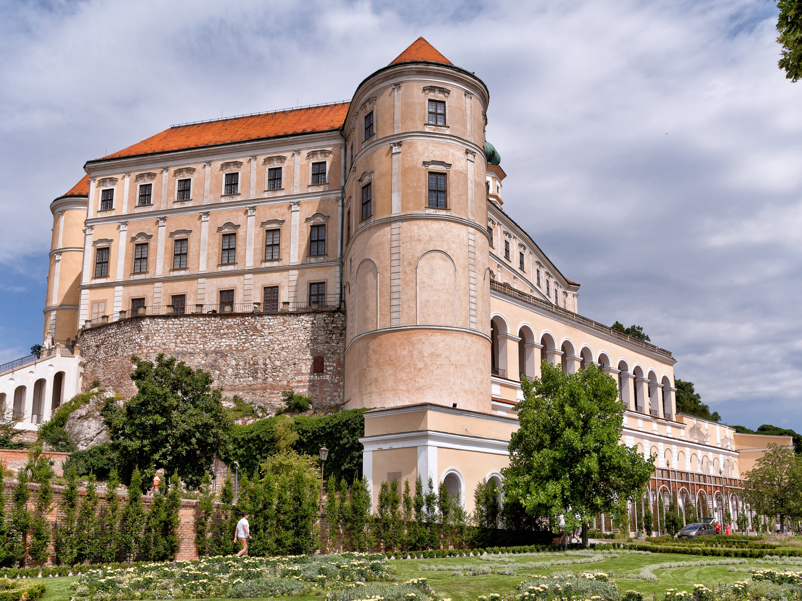 Красивый замок Дитрихштейнов, Микулов. Чехия