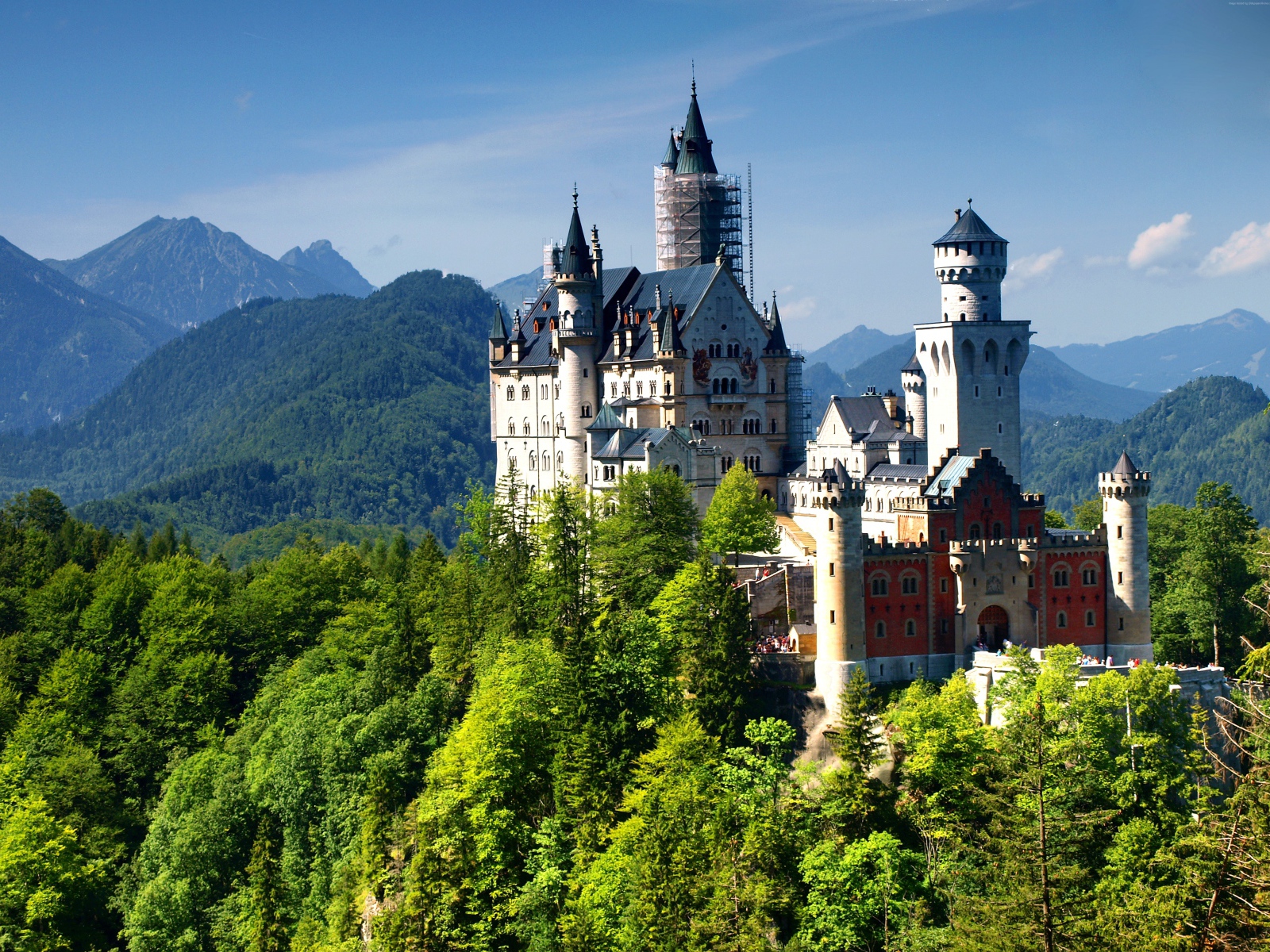 Старинный замок Нойшванштайн, Германия 