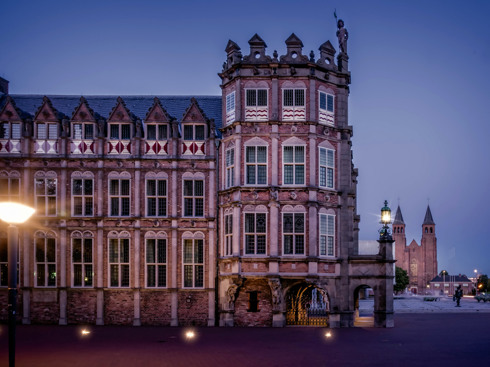 Памятник архитектуры Дом дьявола, Нидерланды 