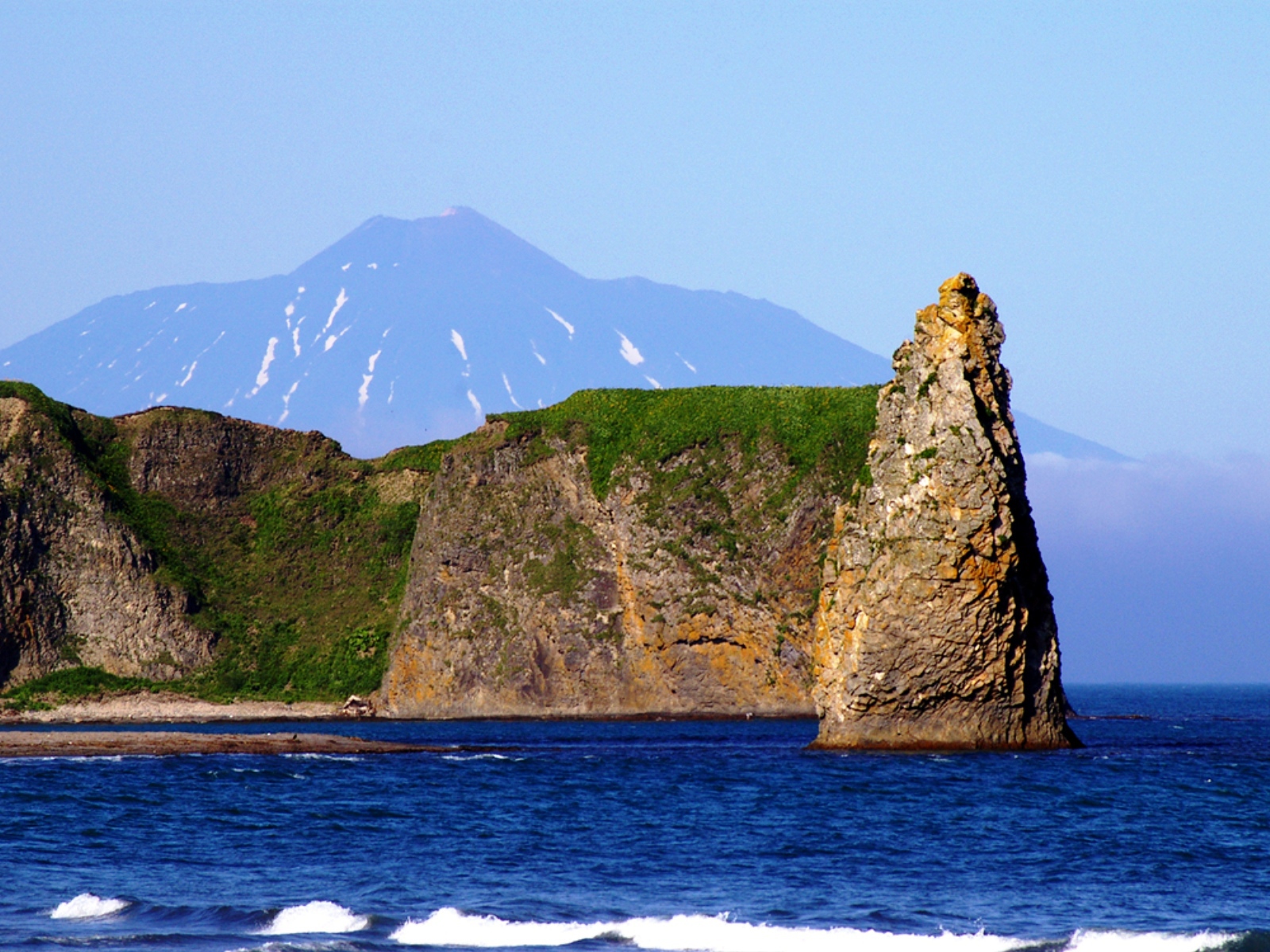 Остров Кунашир, Курильские острова. Россия 