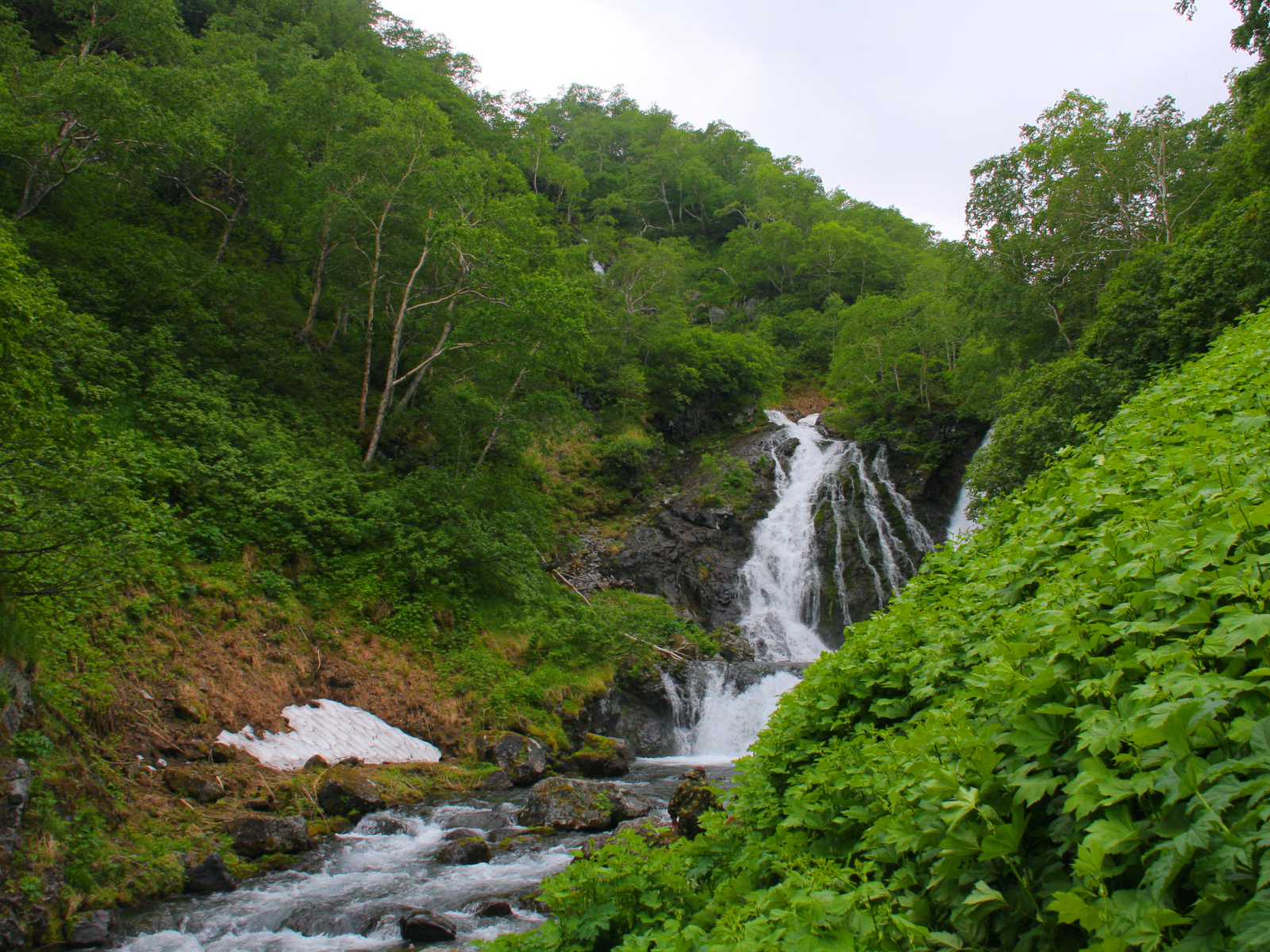 Сосновский водопад Камчатка, Россия 
