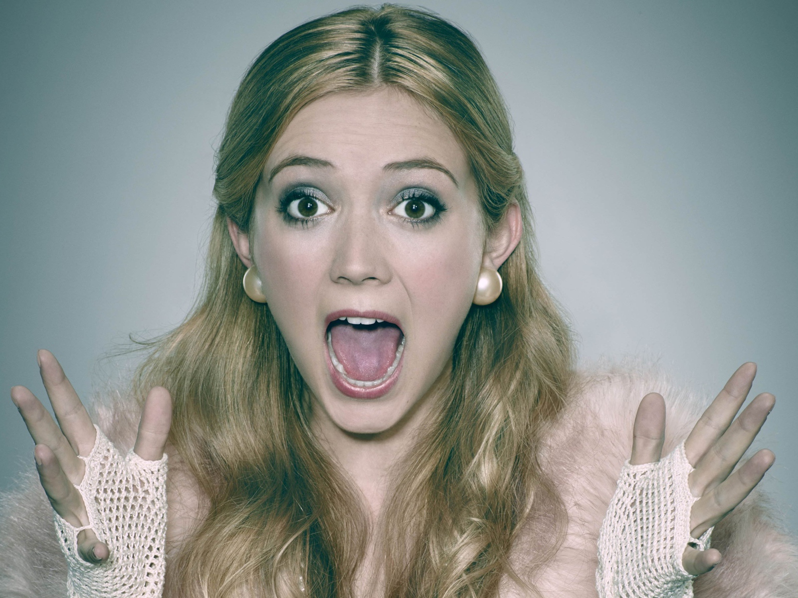 Эмоции на лице американской актрисы Билли Лурд