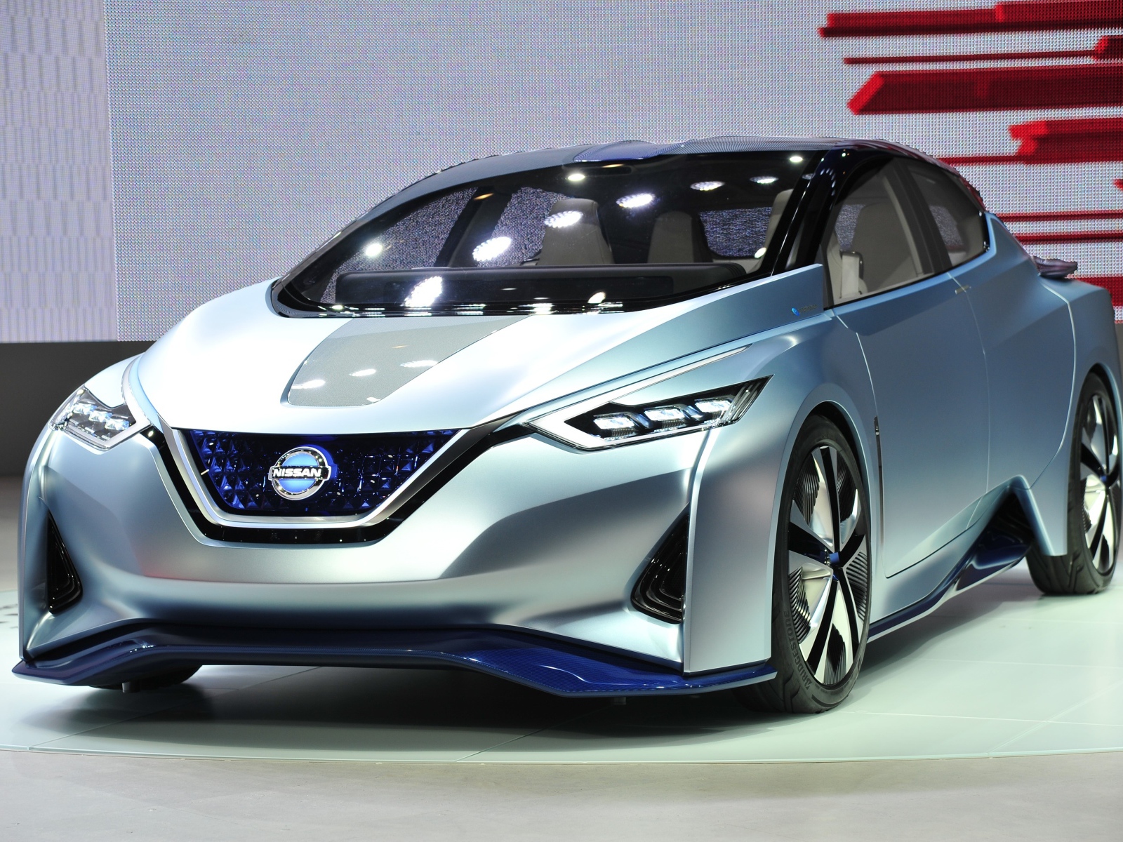 Электромобиль NISSAN LEAF модель  2017 года 