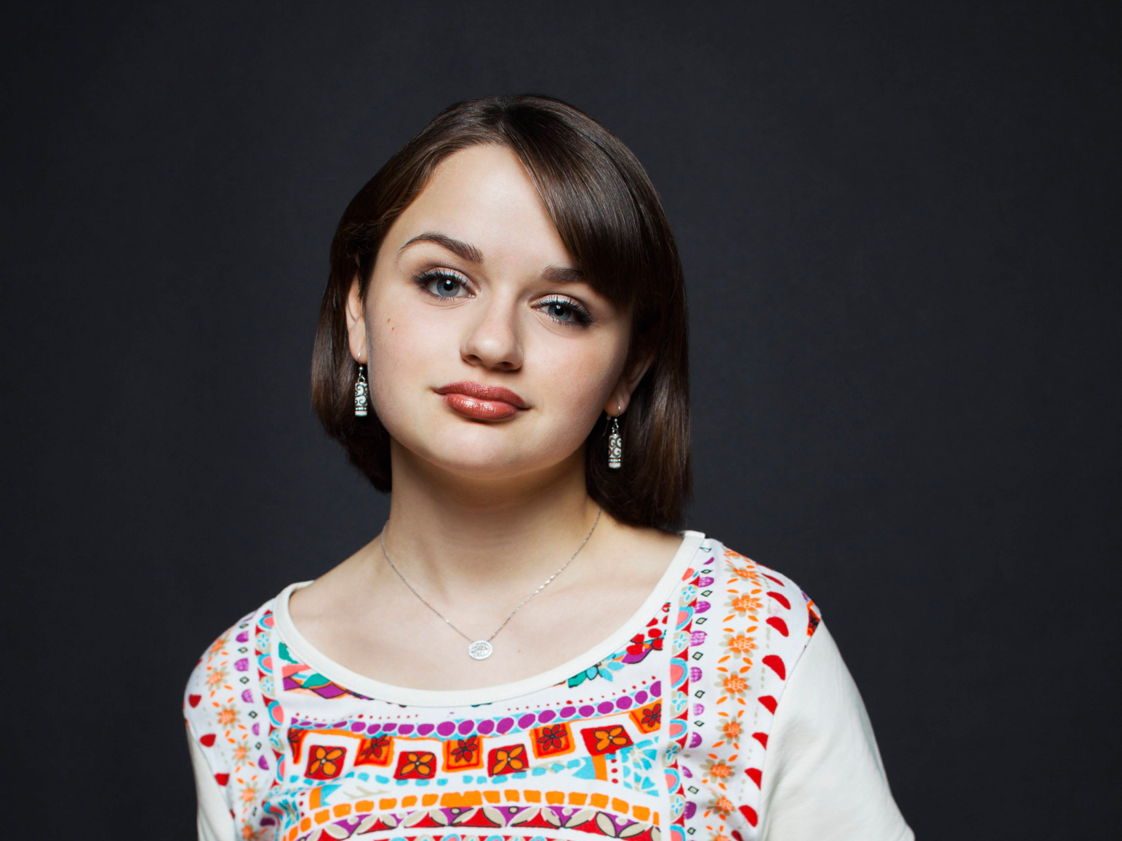 Милая молодая актриса Джои Кинг