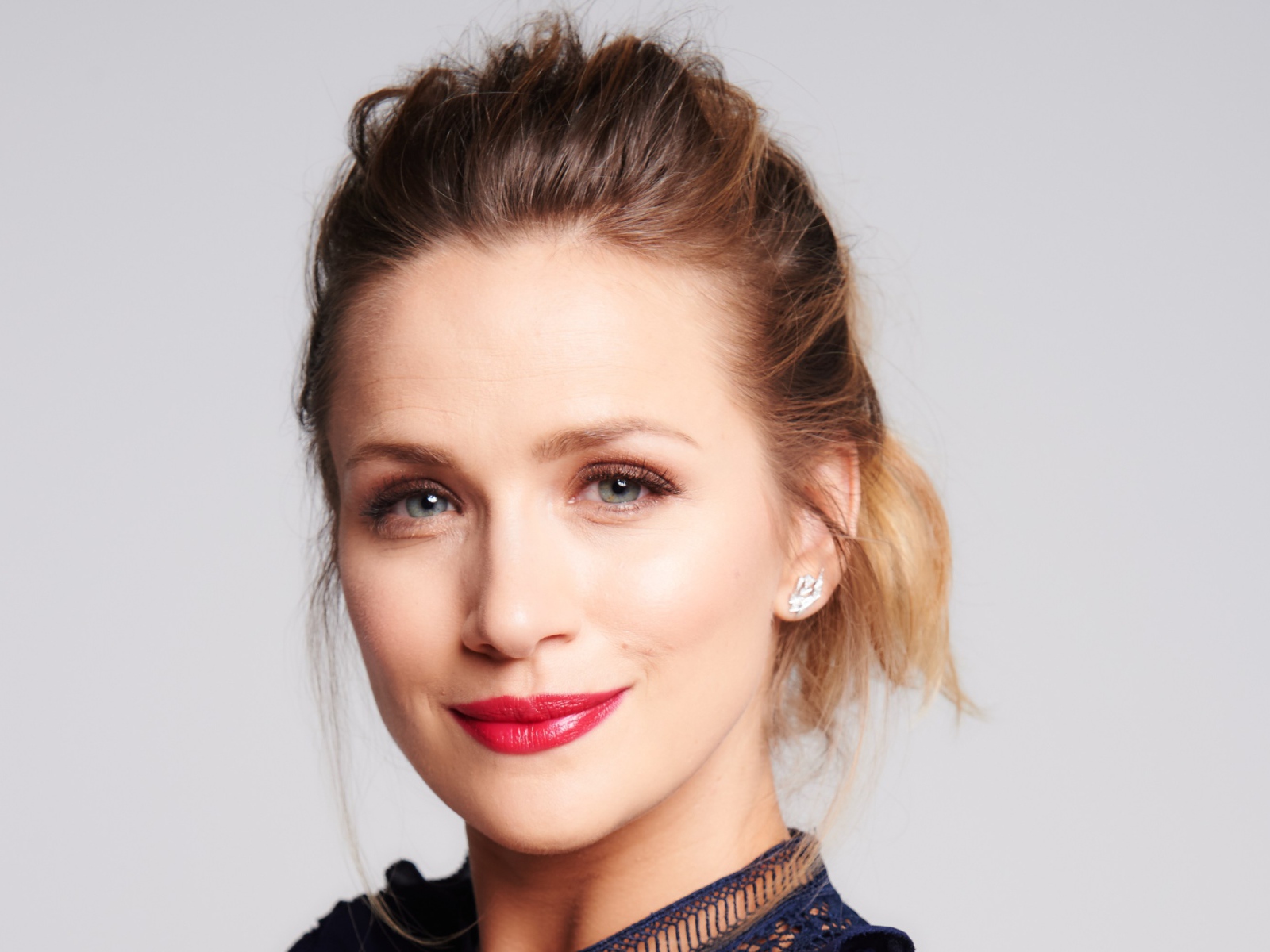 Милая актриса Шантель ВанСантен 