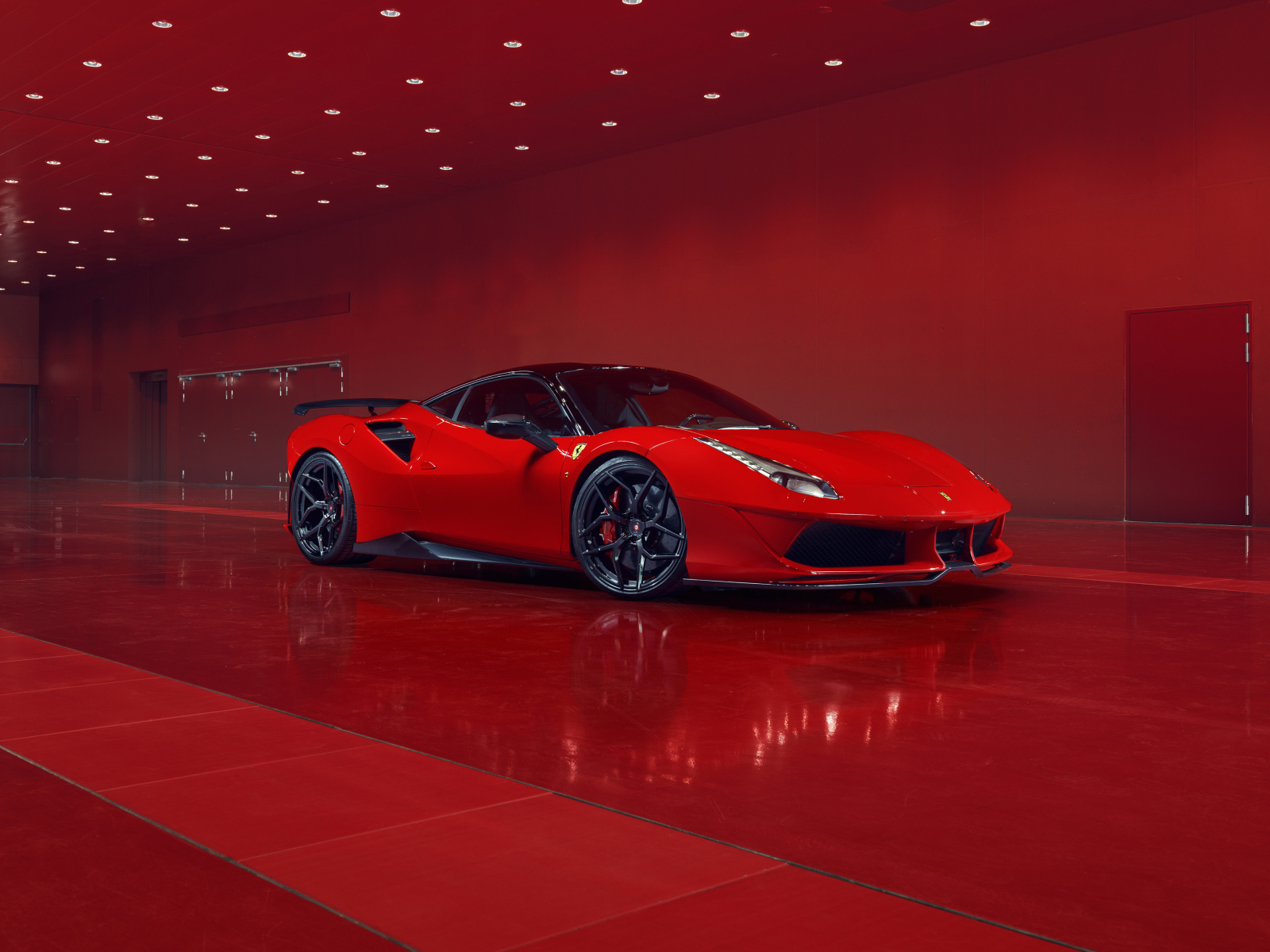 Красный новый автомобиль Pogea Racing FPlus Corsa Front