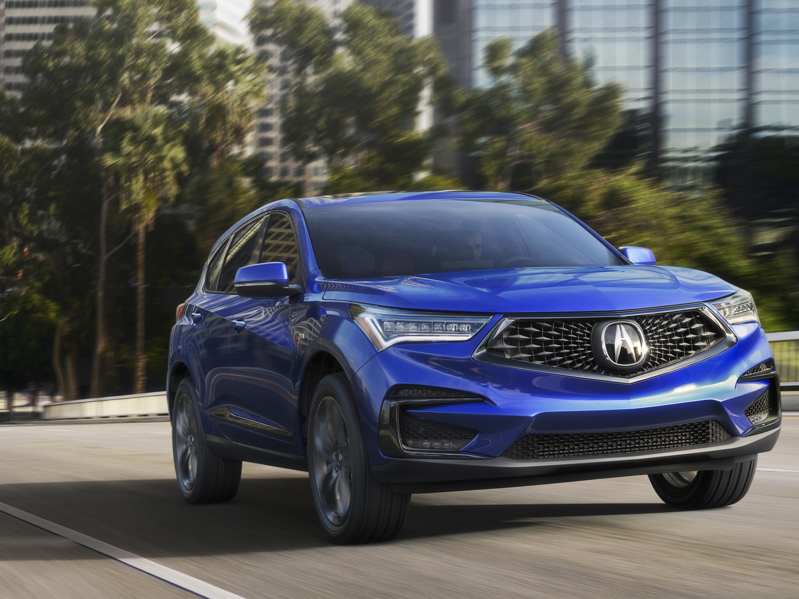 Синий автомобиль внедорожник Acura RDX, 2019
