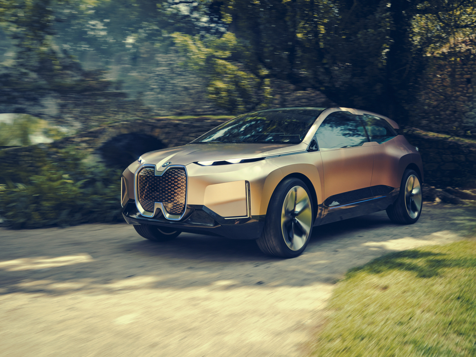 Красивый новый внедорожник BMW Vision iNext, 2018