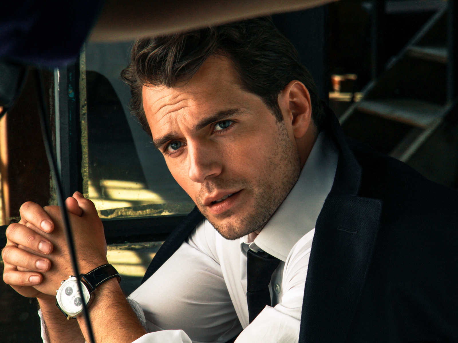 Красивый английский актер Генри Кавилл