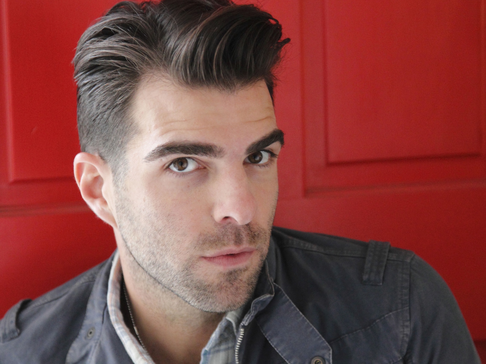 Стильный актер Закари Куинто