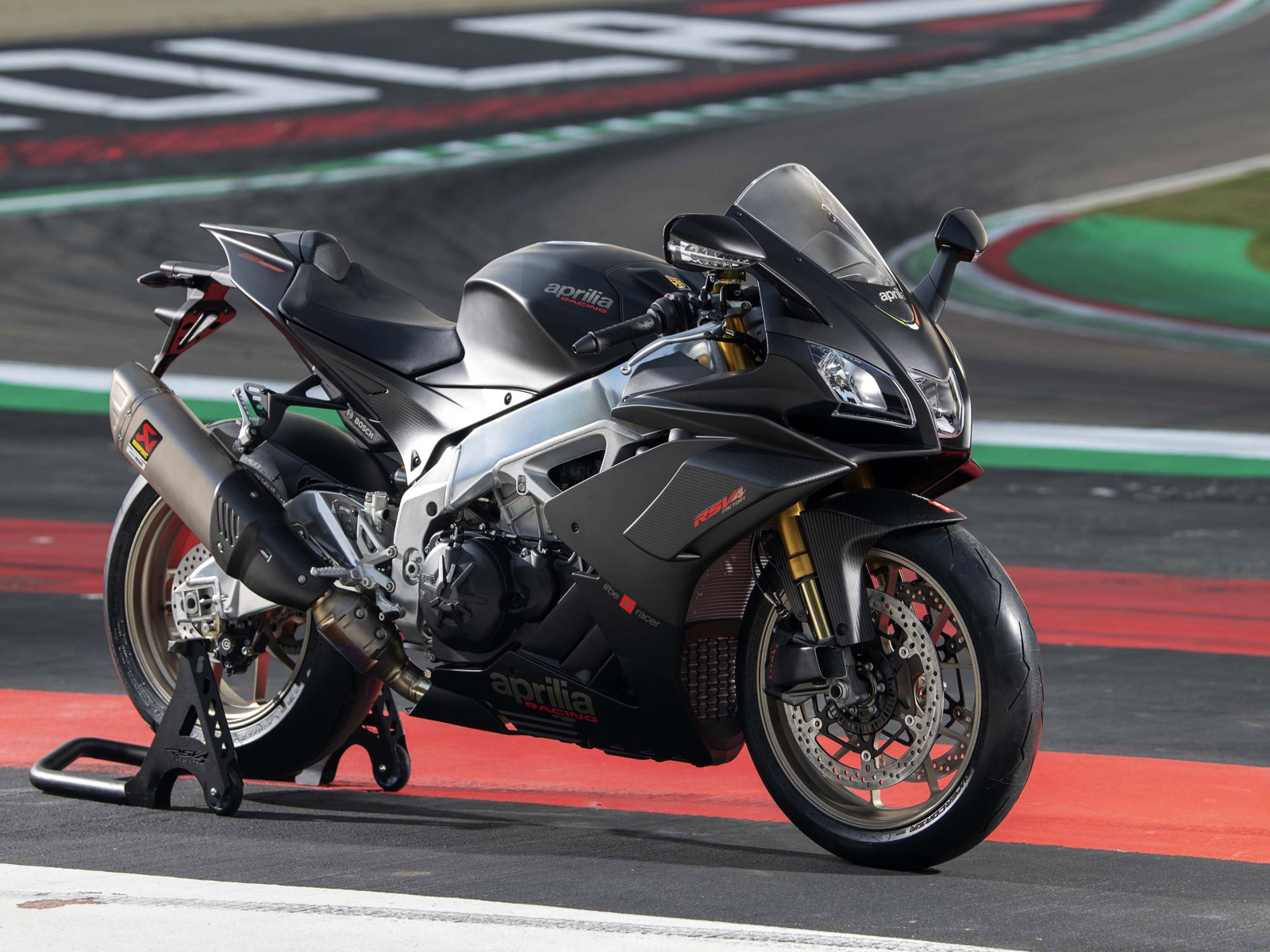 Гоночный мотоцикл Aprilia RSV4 1100 Factory, 2019 года