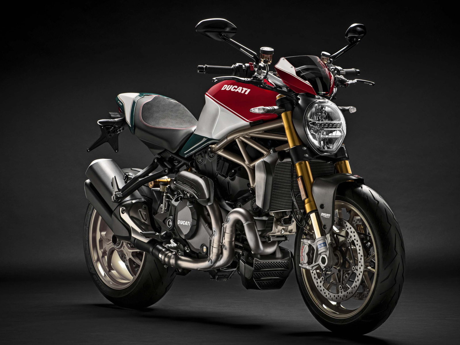 Мотоцикл  Ducati Monster 1200, 2018 года на сером фоне