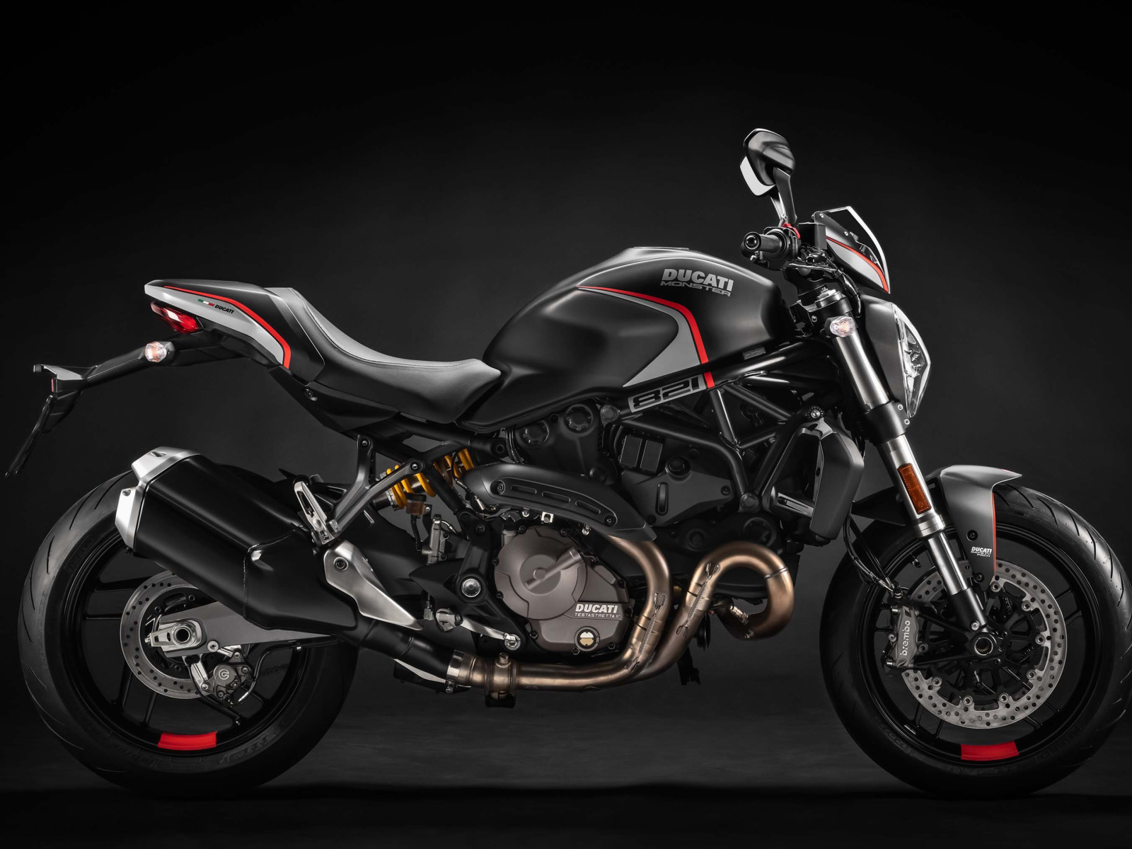 Мотоцикл Ducati Monster 821, 2019 года вид сбоку