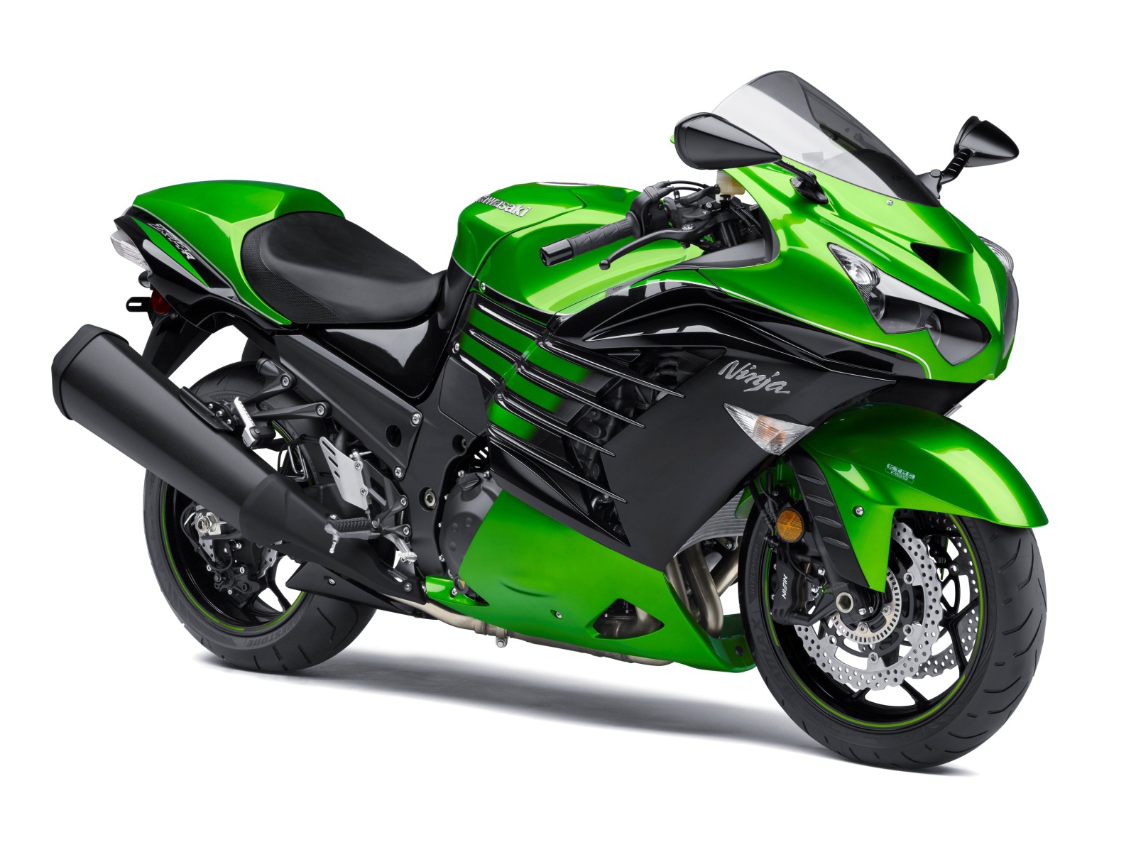 Зеленый мотоцикл Kawasaki Ninja ZX-14R на белом фоне