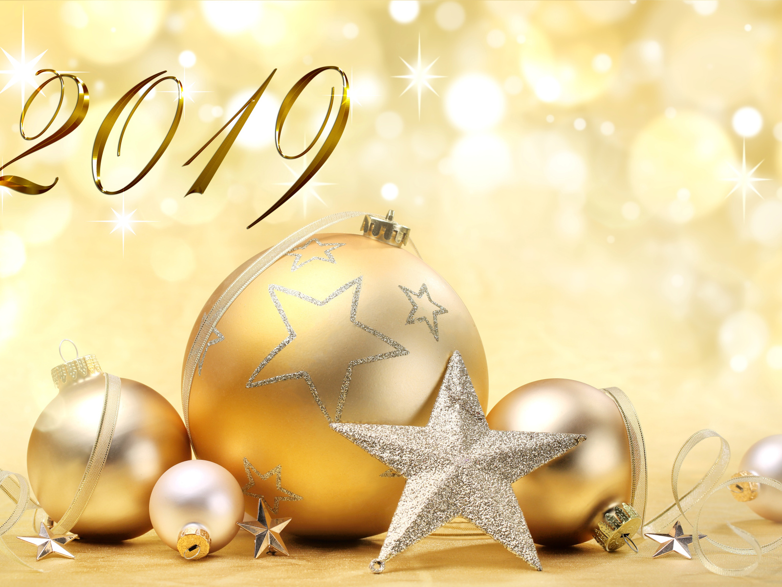 Красивые елочные шарики на Новый год 2019 