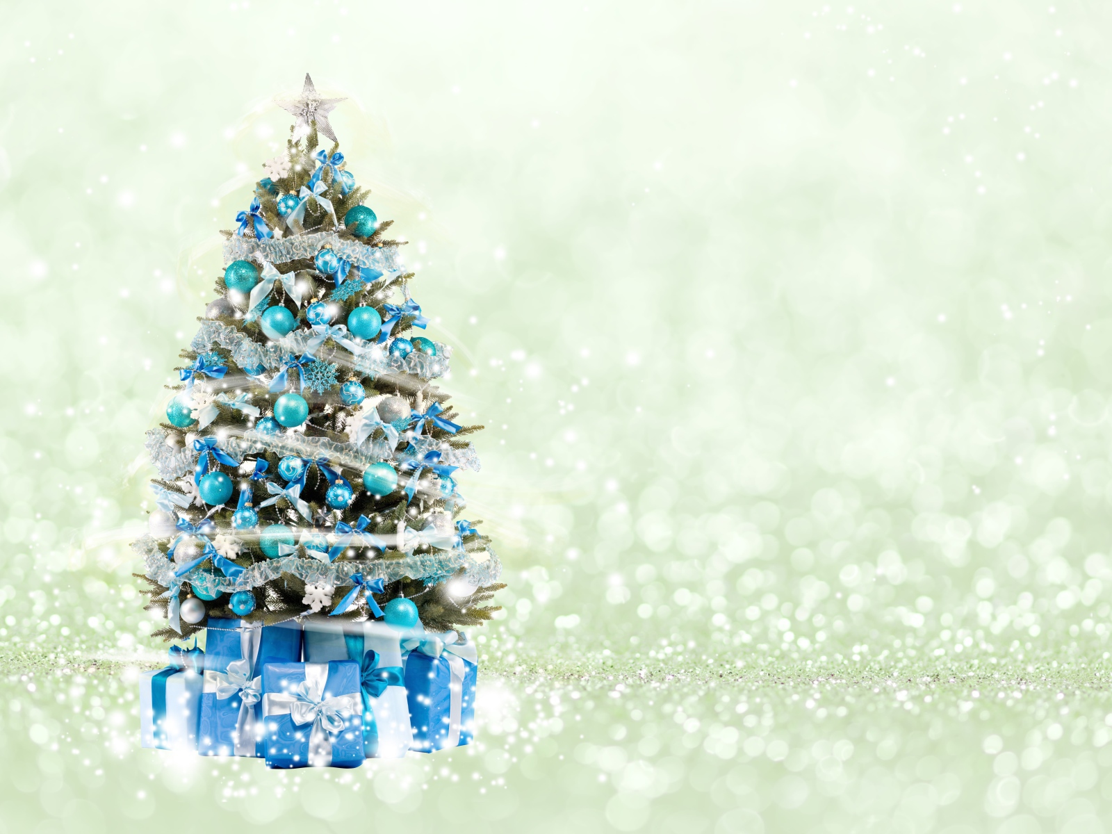 Наряженная елка с подарками, фон для открытки на Новый год и Рождество 