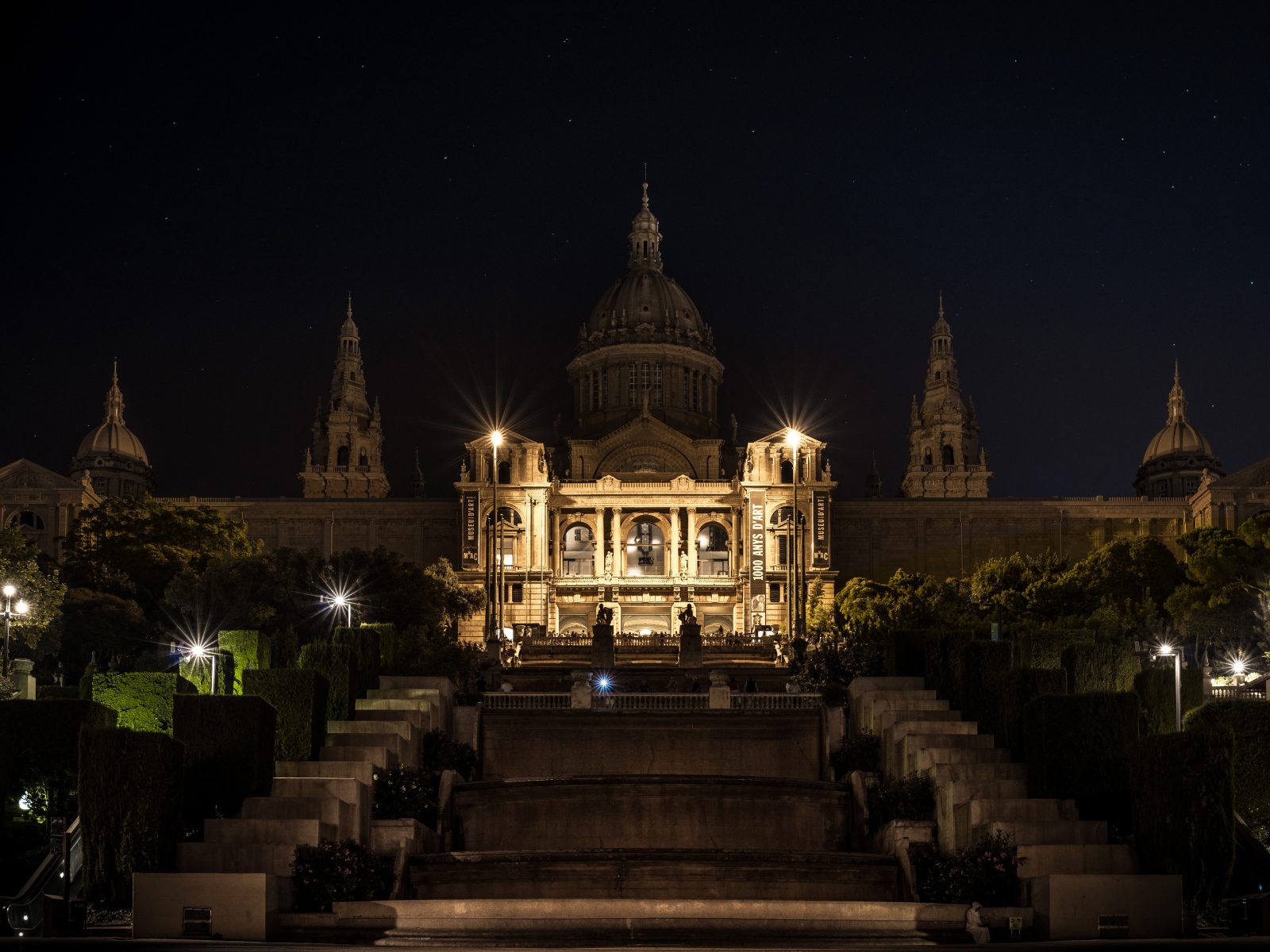 Национальный дворец ночью, Барселона. Испания