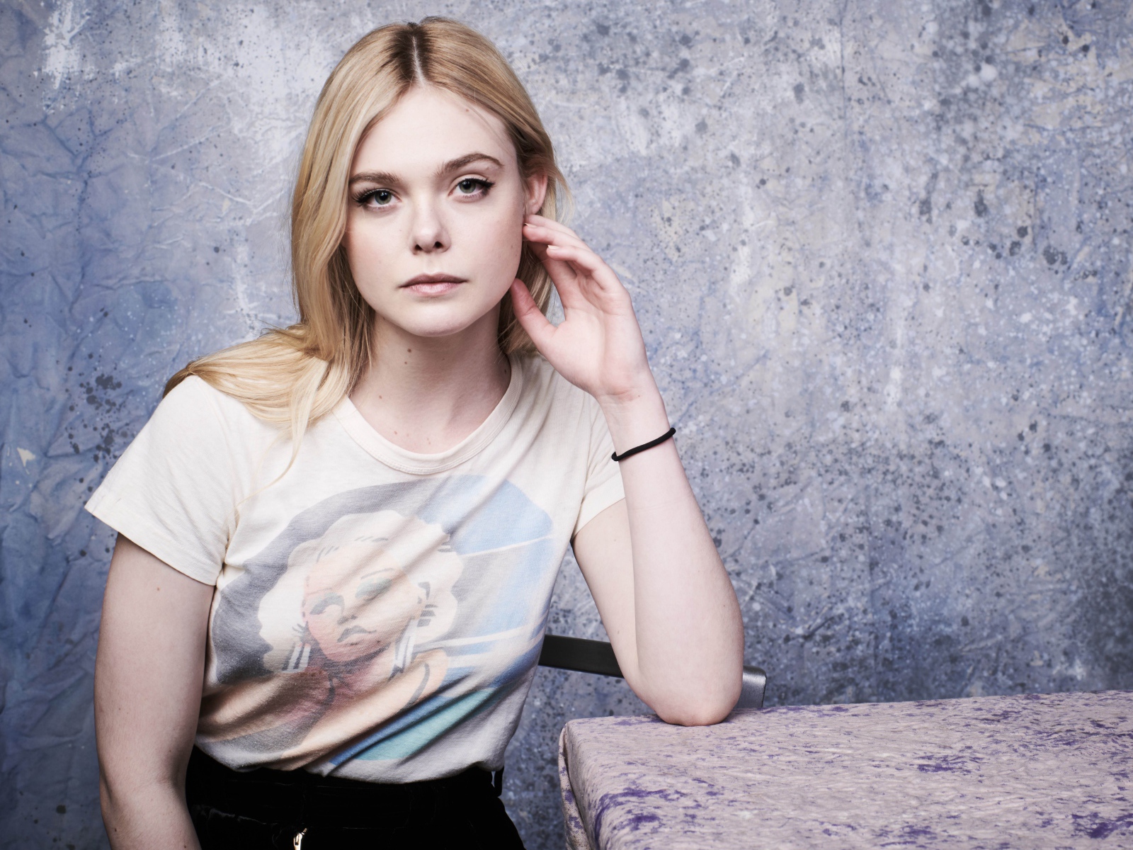 Нежная молодая девушка, актриса Эль Фэннинг