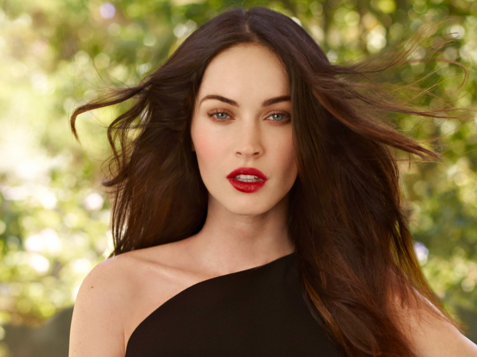 Яркая стильная актриса Меган Фокс