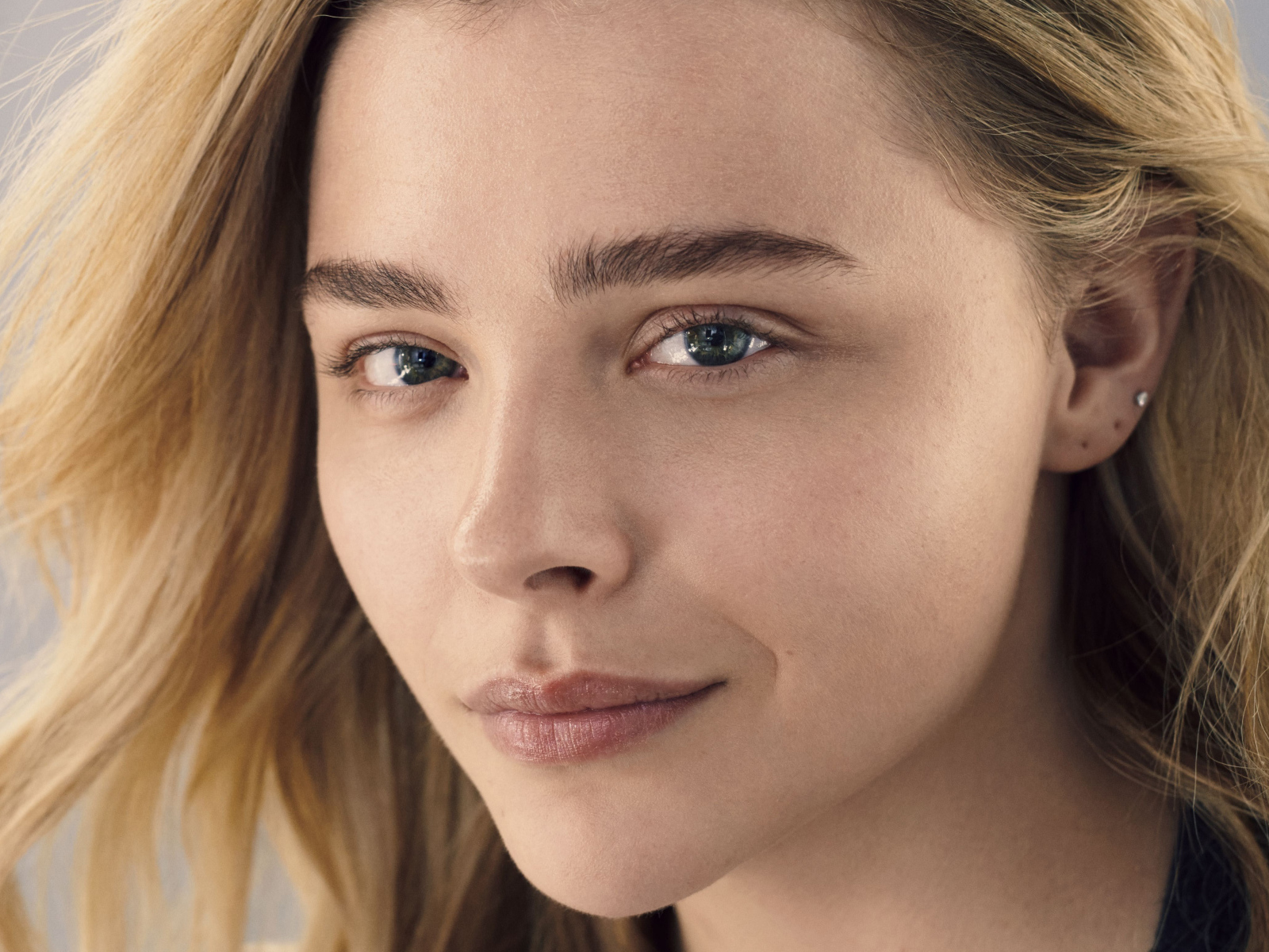 Зеленоглазая актриса Хлоя Грейс Морец крупным планом