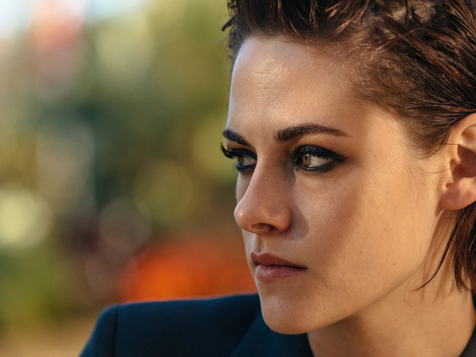 Молодая актриса Кристен Стюарт с короткой стрижкой