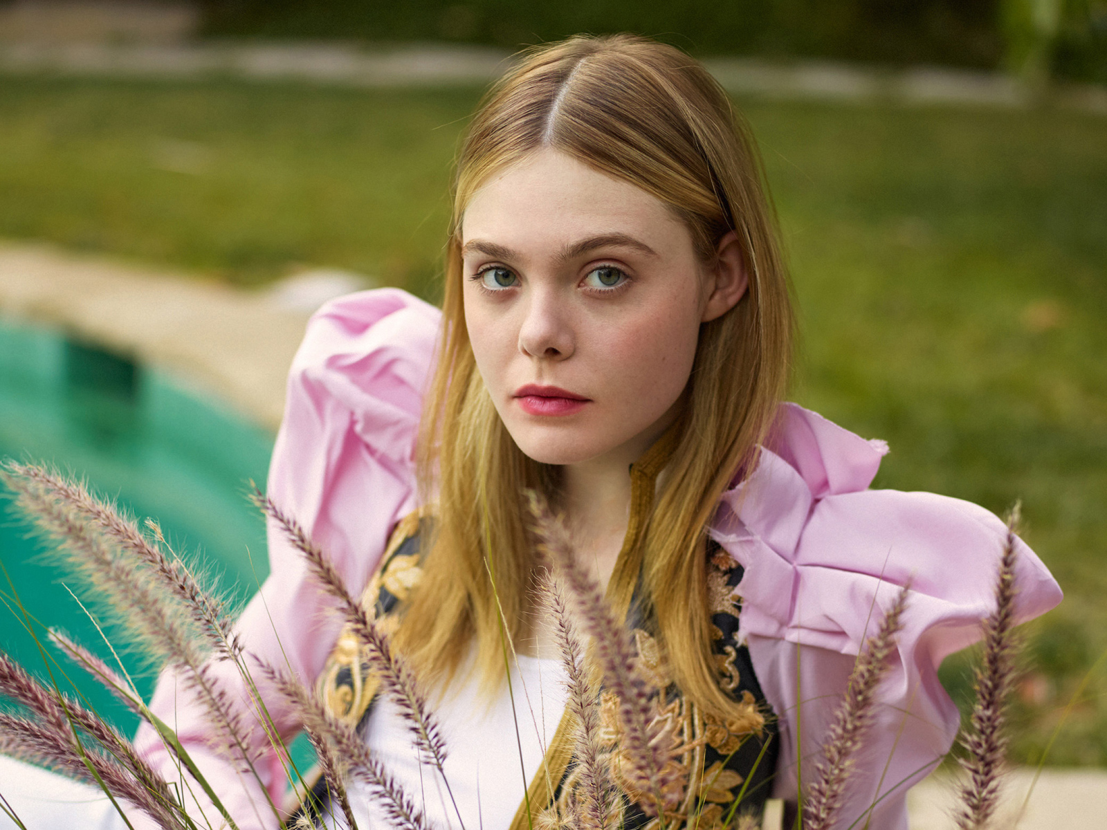 Молодая блондинка актриса Эль Фэннинг