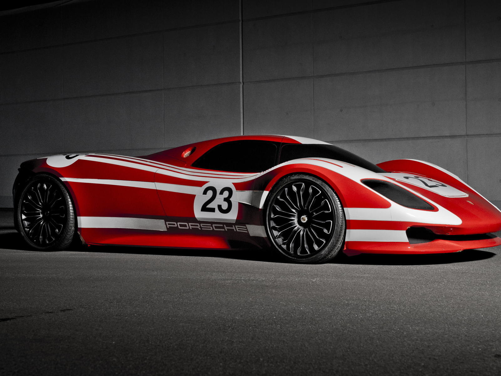 Гоночный автомобиль Porsche 917 Hommage 2019 года