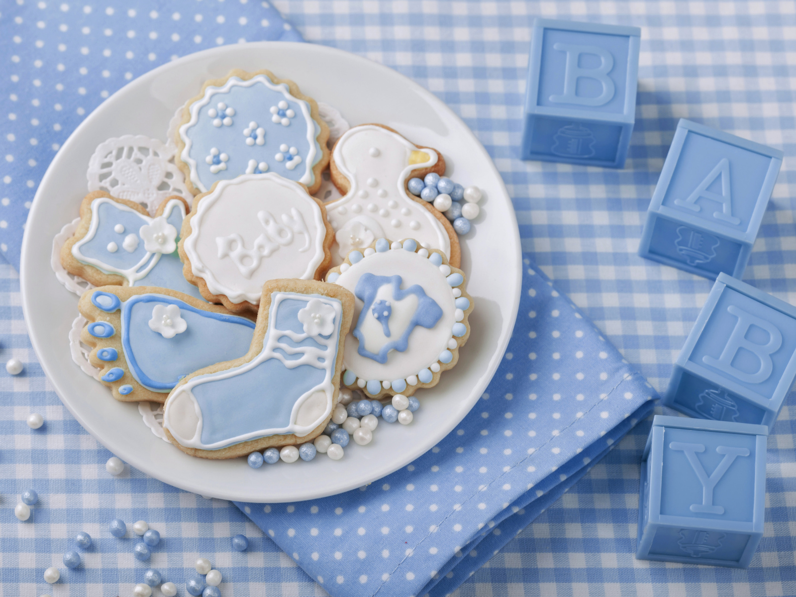 Красивое праздничное печенье с кубиками 