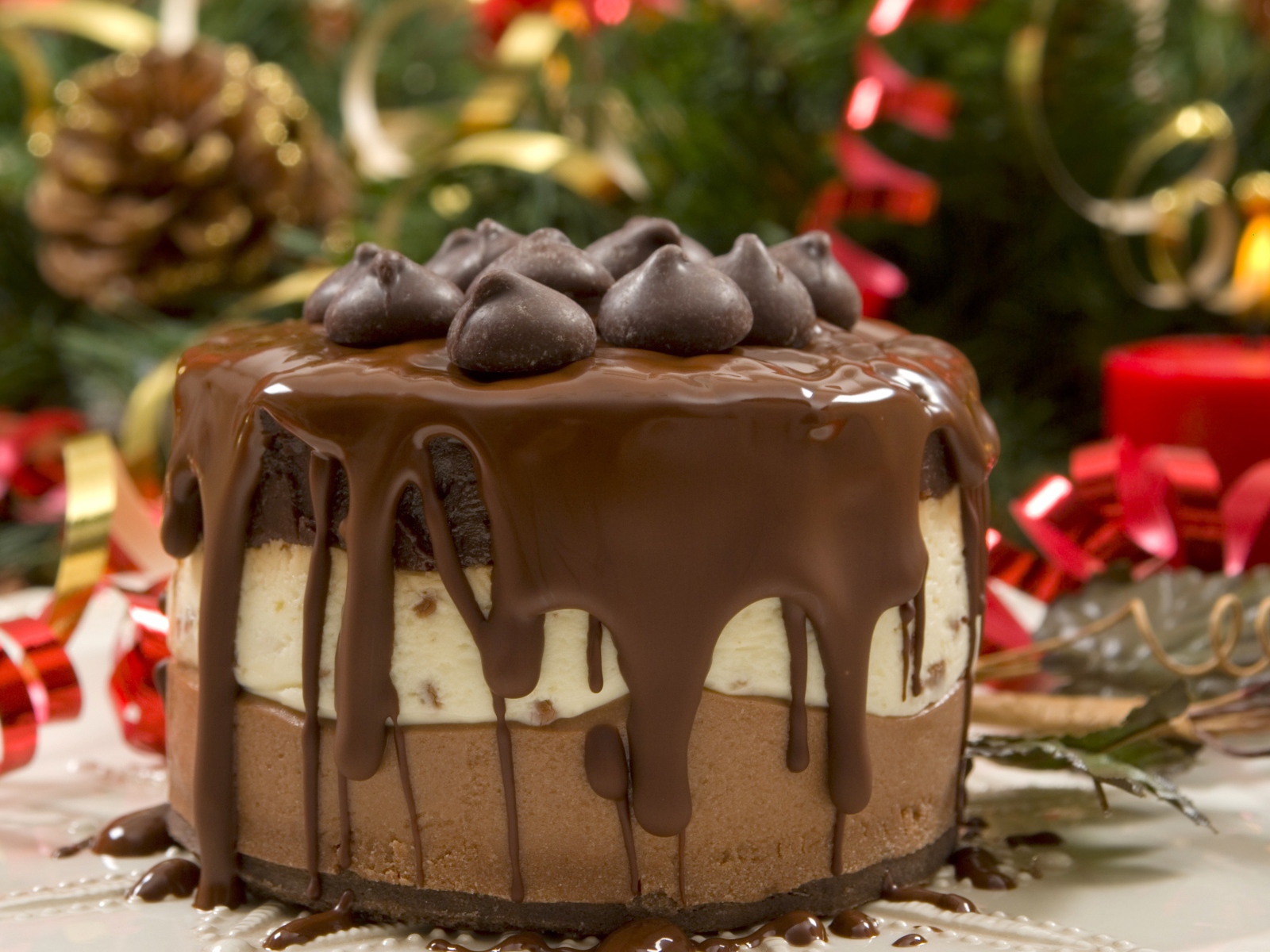 Красивый торт три шоколада на Новый год 