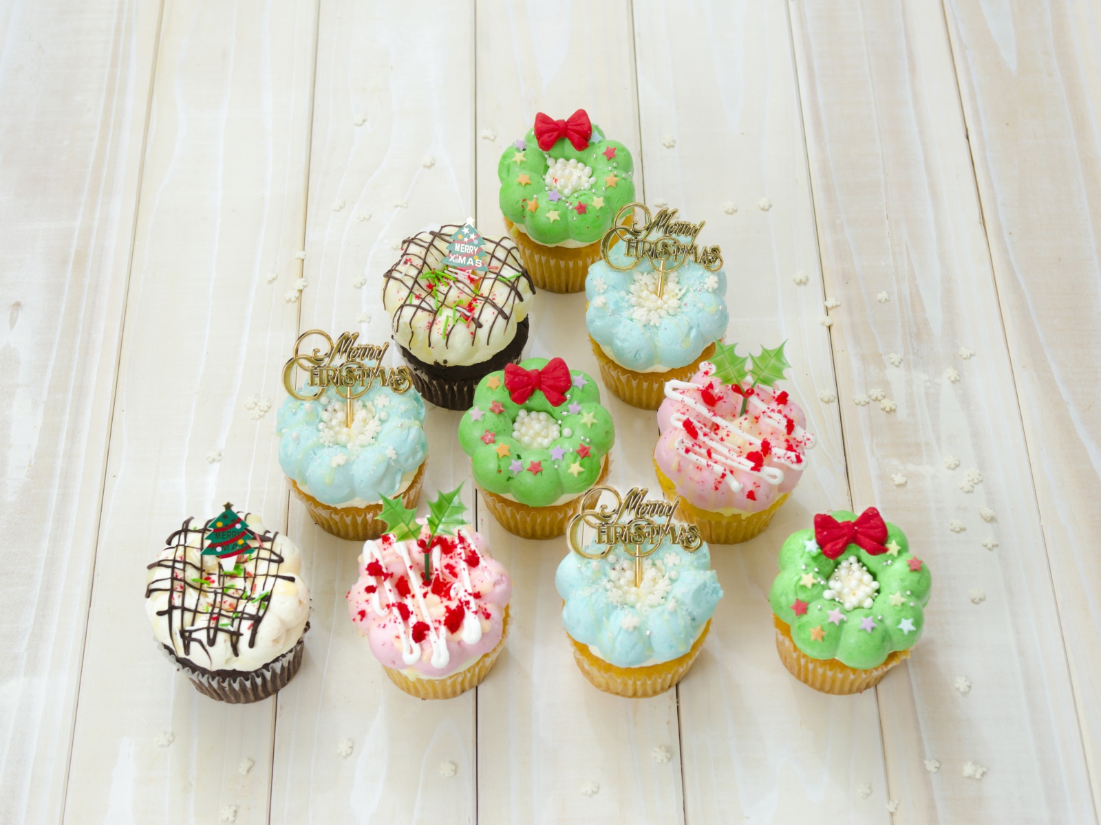 Праздничные кексы с кремом на Рождество