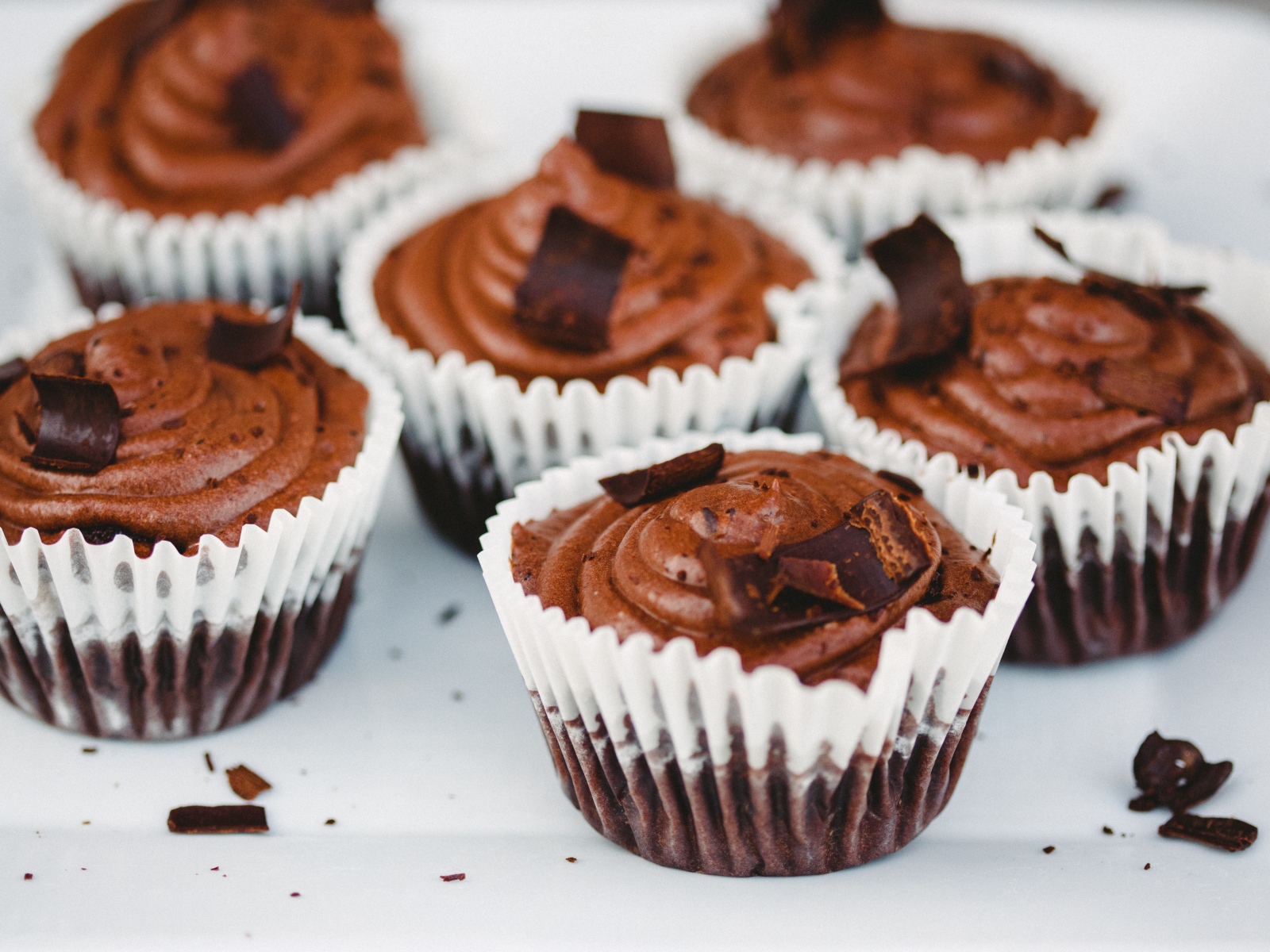 Много кексом с кремом и шоколадкой стружкой 