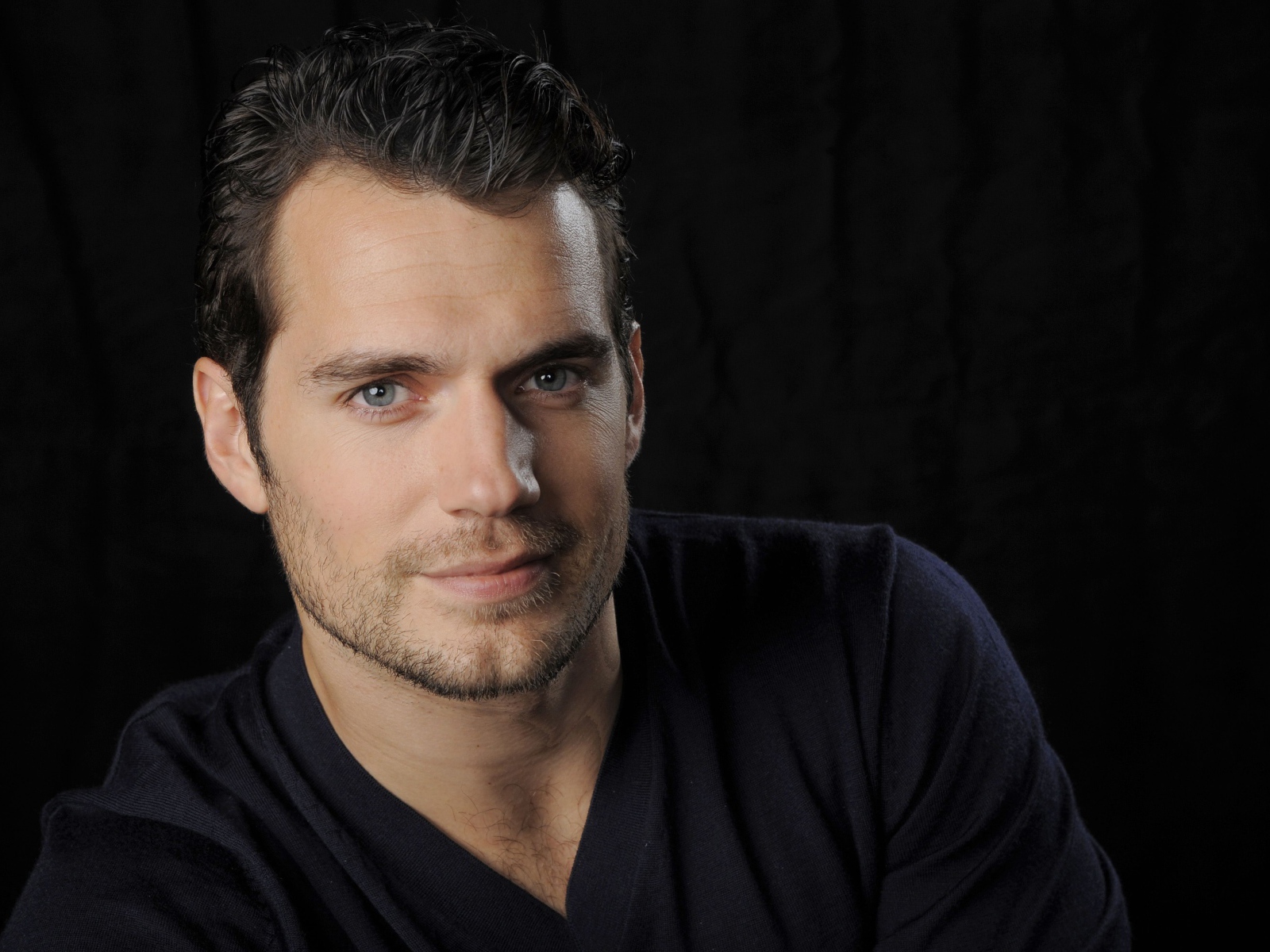 Красивый мужчина, актер Генри Кавилл