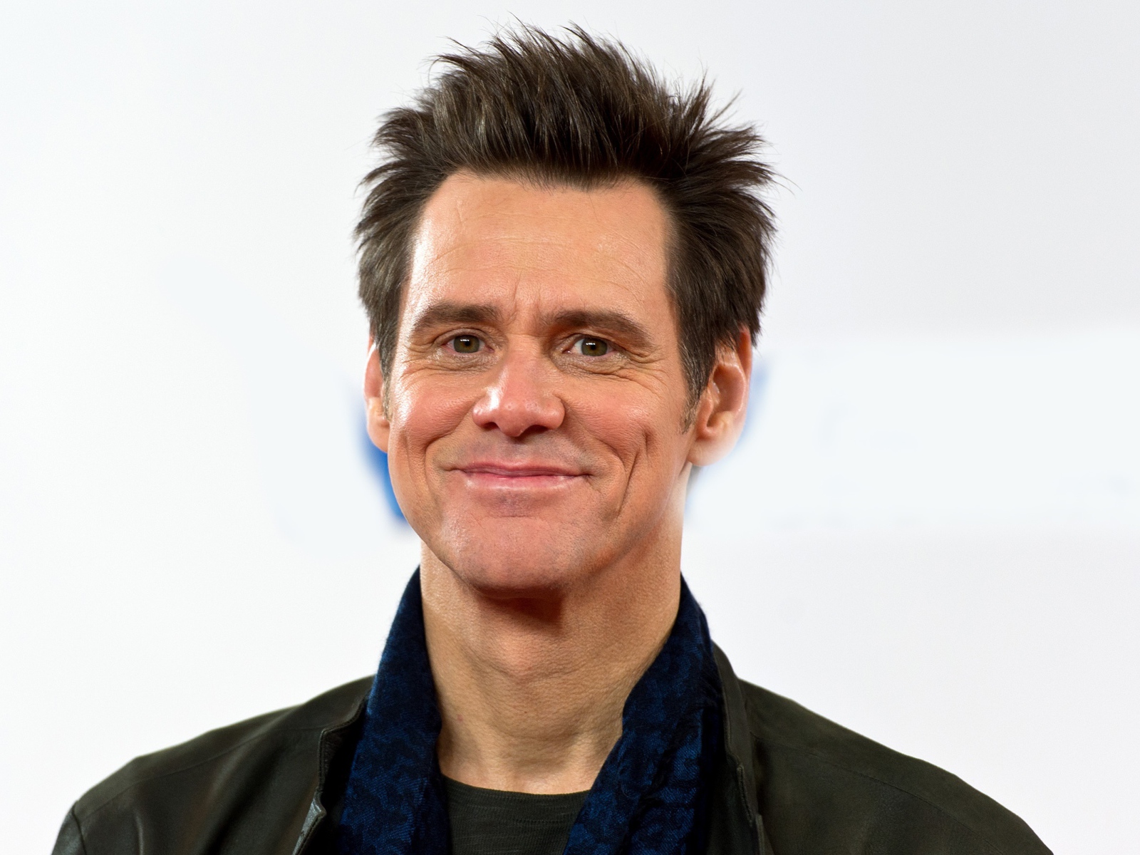 Улыбающийся мужчина, популярный актер Джим Керри