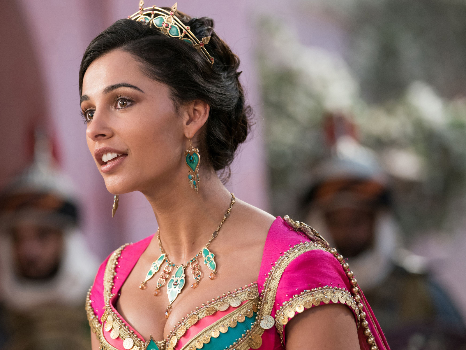 Актриса Наоми Скотт в роли принцессы Жасмин в фильме Аладдин, 2019