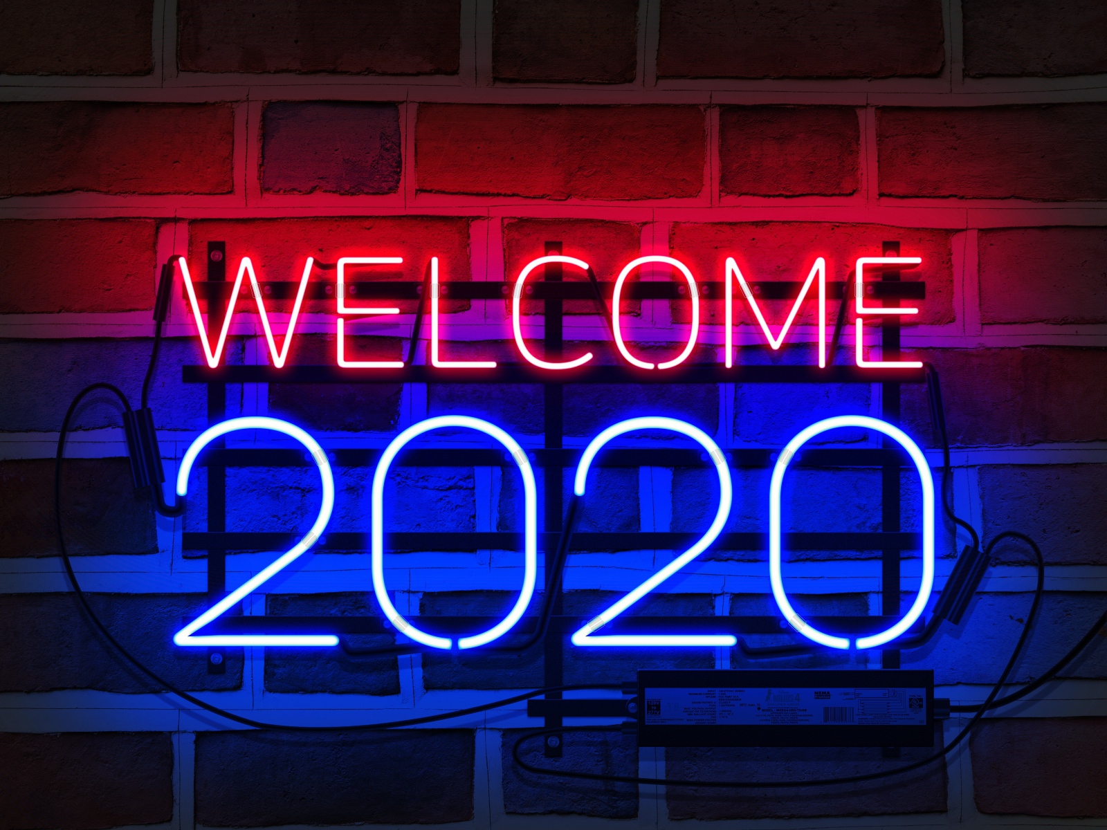 Неоновая надпись Welcome 2020 на стене