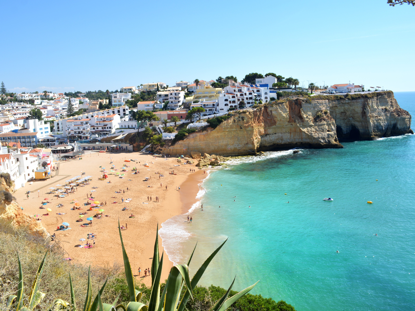 Остров Прая-ду-Карвоэйру, Португалия