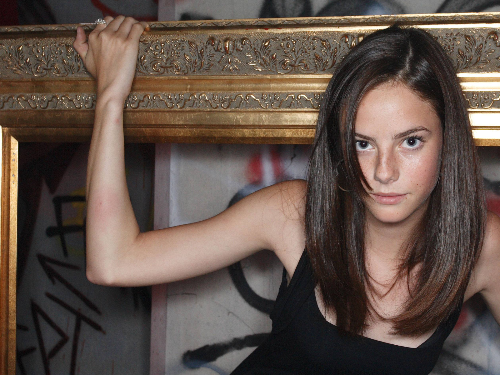 Актриса Кая Скоделарио в картине