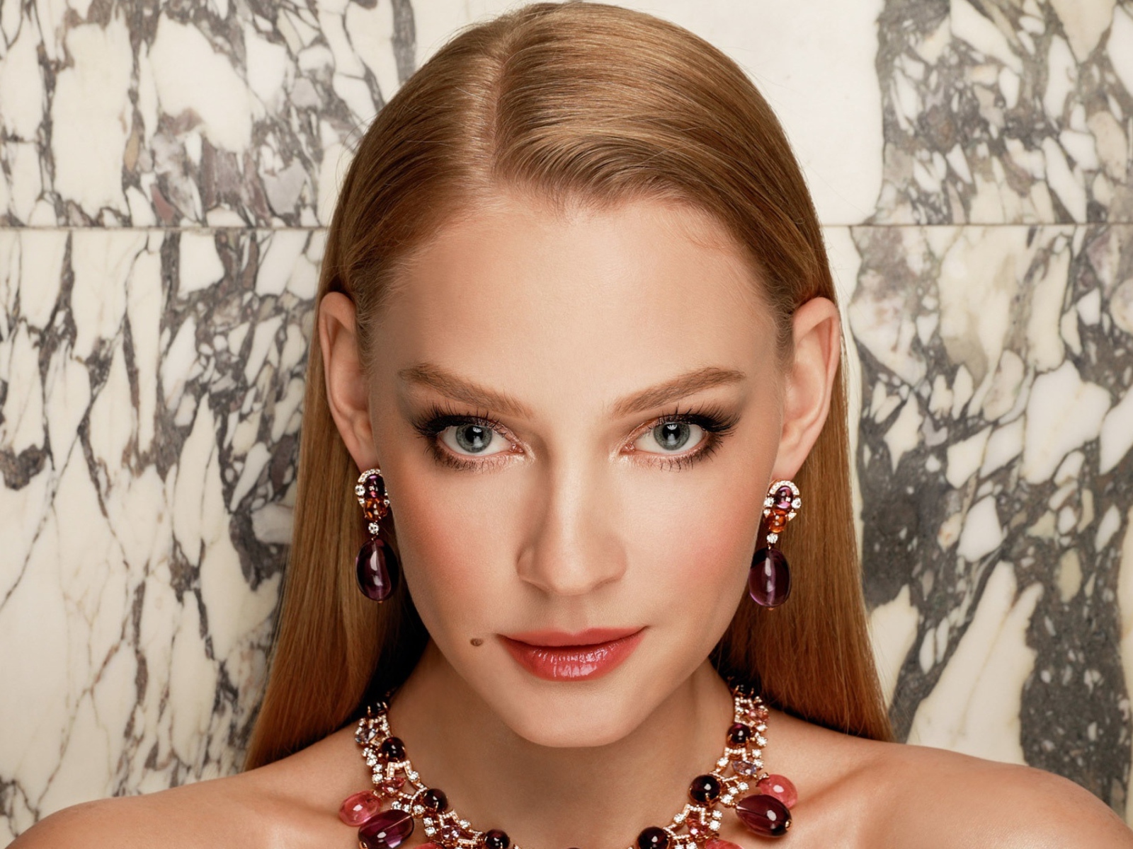 Красивая девушка российская актриса  Светлана Ходченкова