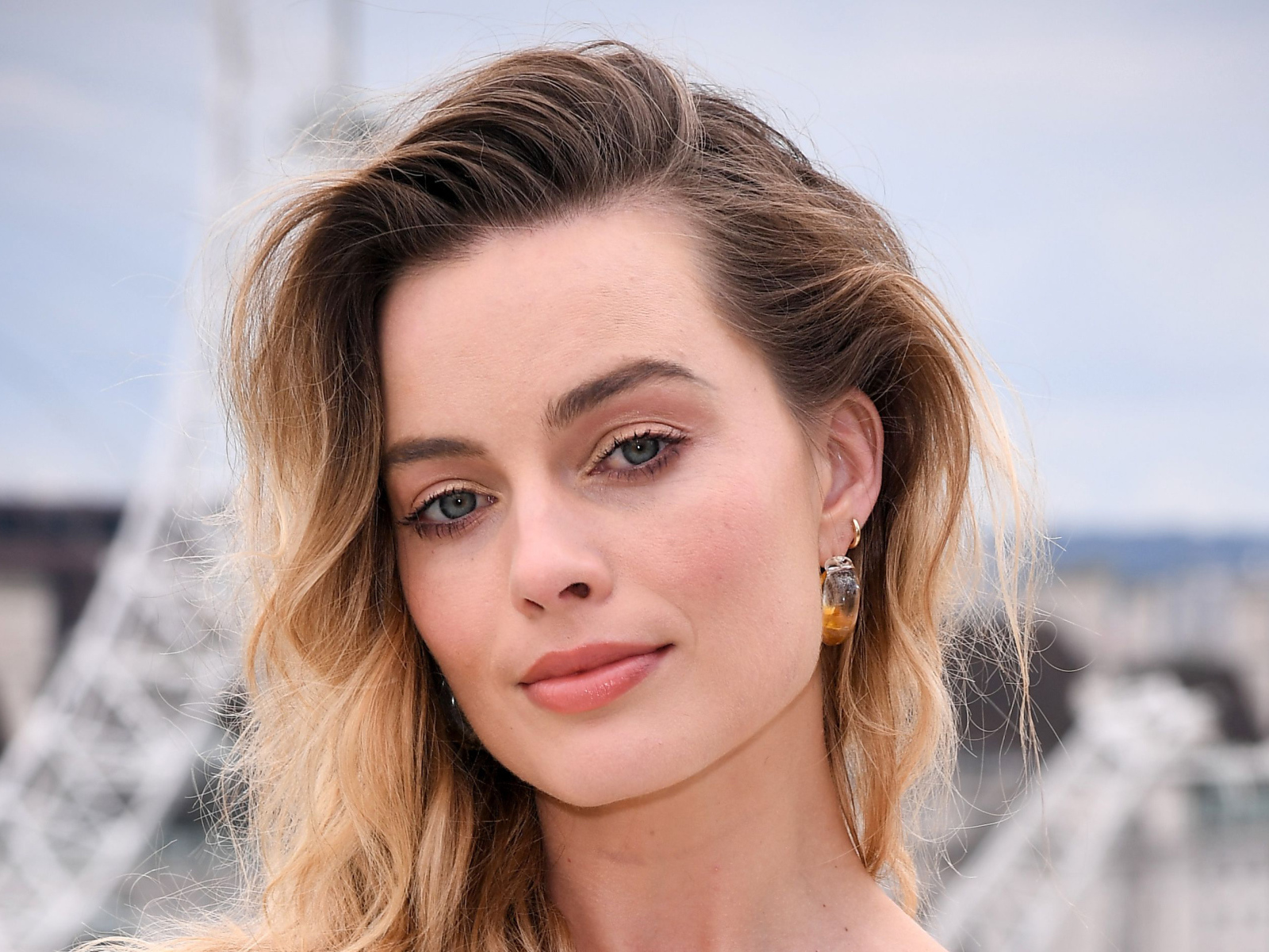 Лицо актрисы Марго Робби крупным планом