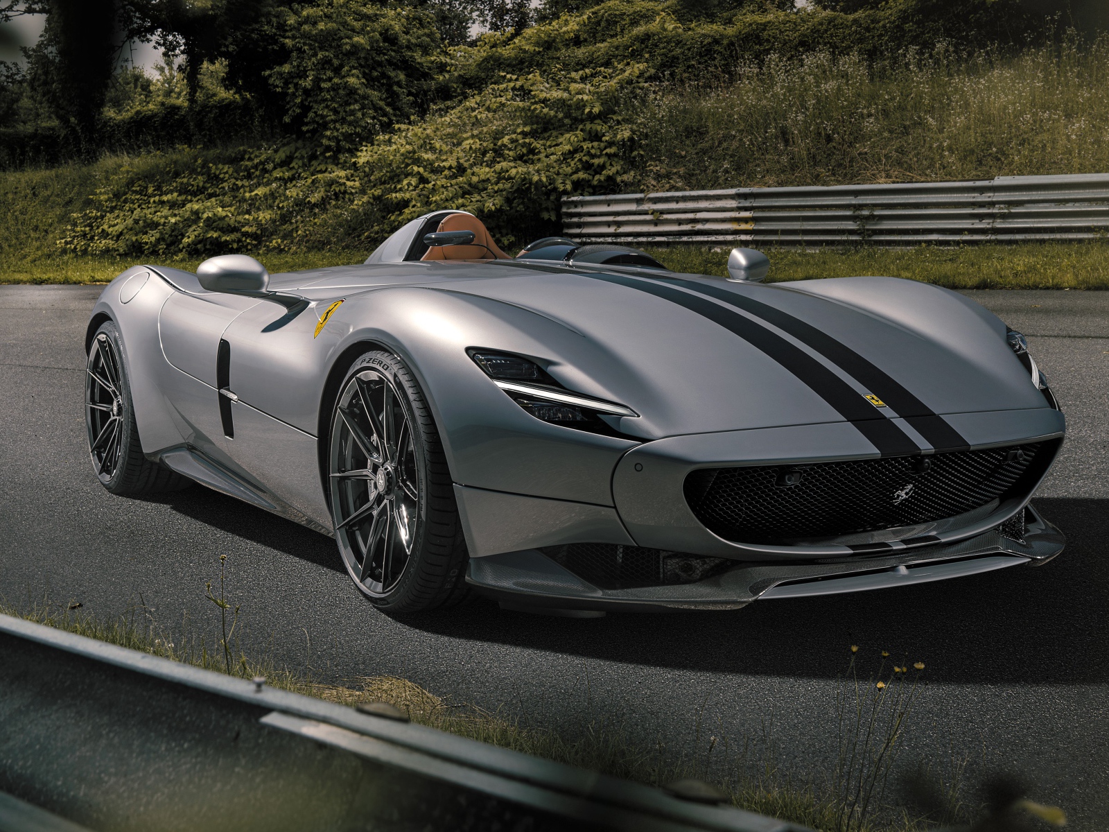 Стильный быстрый автомобиль Novitec Ferrari Monza SP1 2020 года