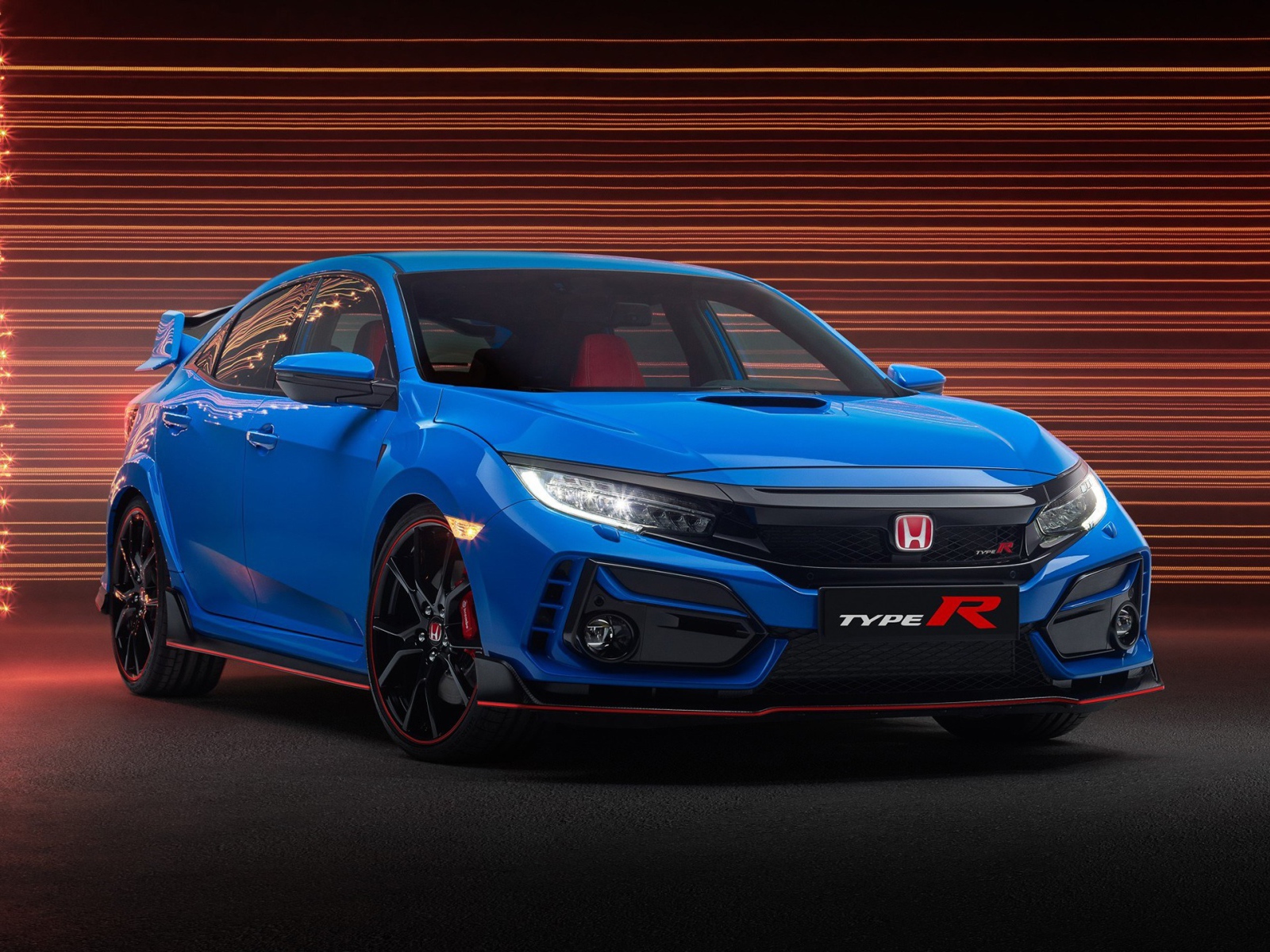 Голубой автомобиль Honda Civic Type R 2020 года 