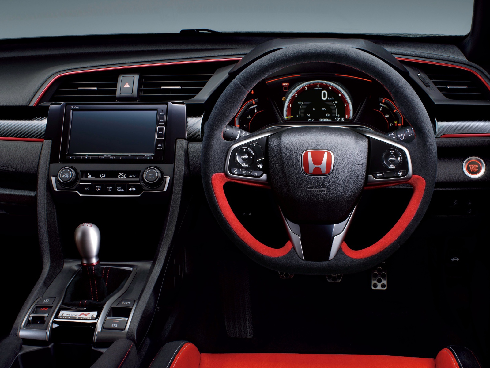 Салон автомобиля Honda Civic Type R 2020 года 