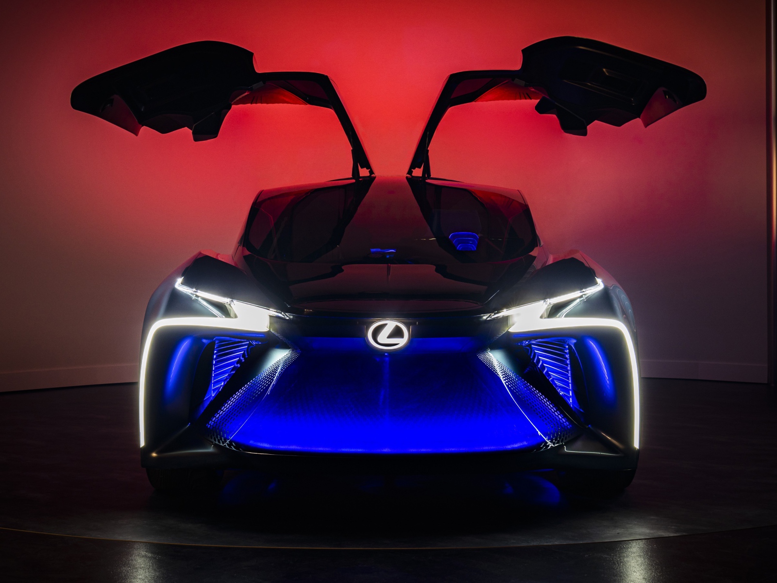 Автомобиль Lexus LF-30, 2020 года с открытыми дверями 